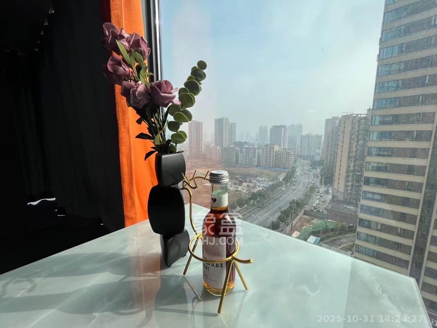 华润翡翠府  2室1厅1卫    2300.0元/月室内图