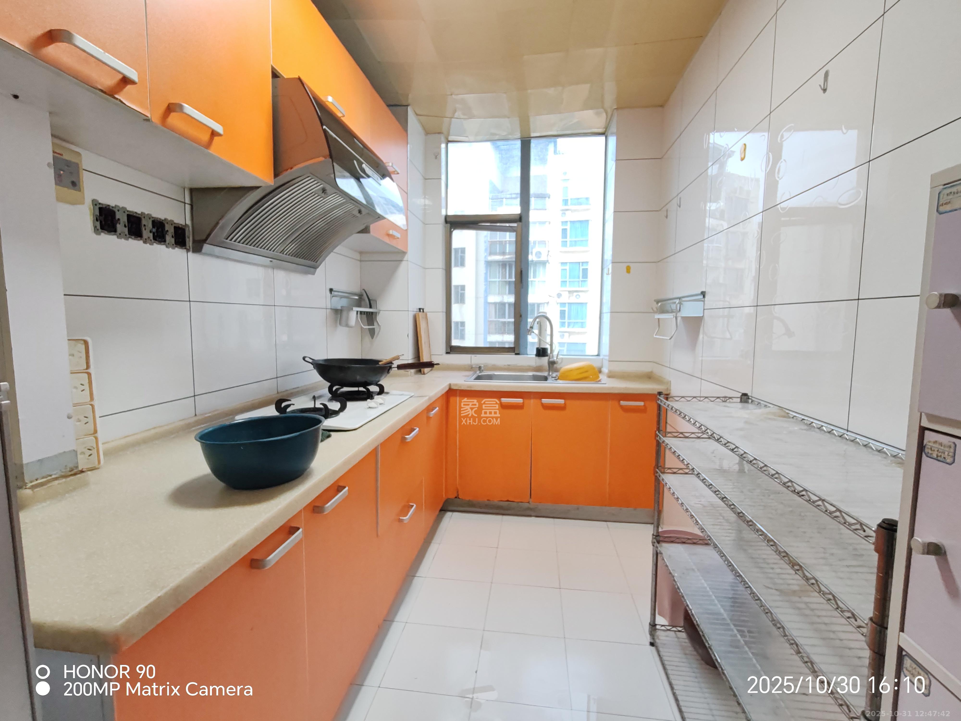 书香名邸  3室2厅1卫    3300.0元/月 书香名邸  3室2厅1卫    3300.0元/月室内图