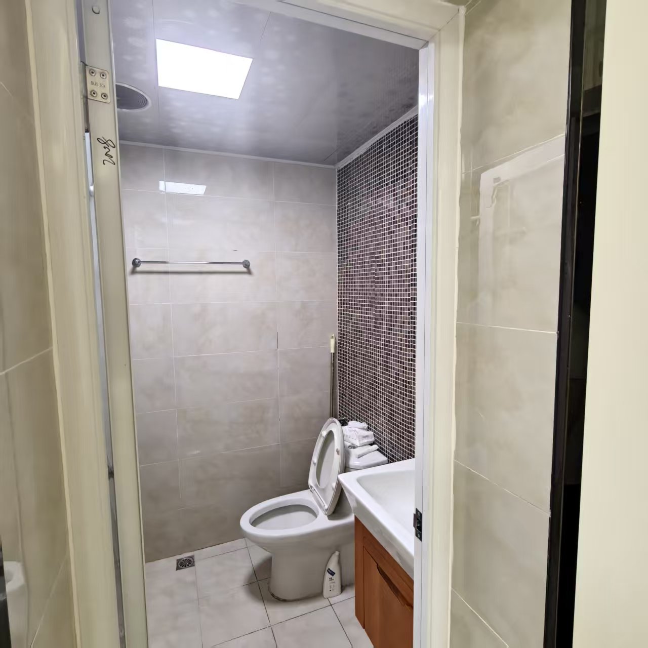 海阔天空-国瑞城二期（雅仕苑）  1室1厅1卫    2700.0元/月室内图