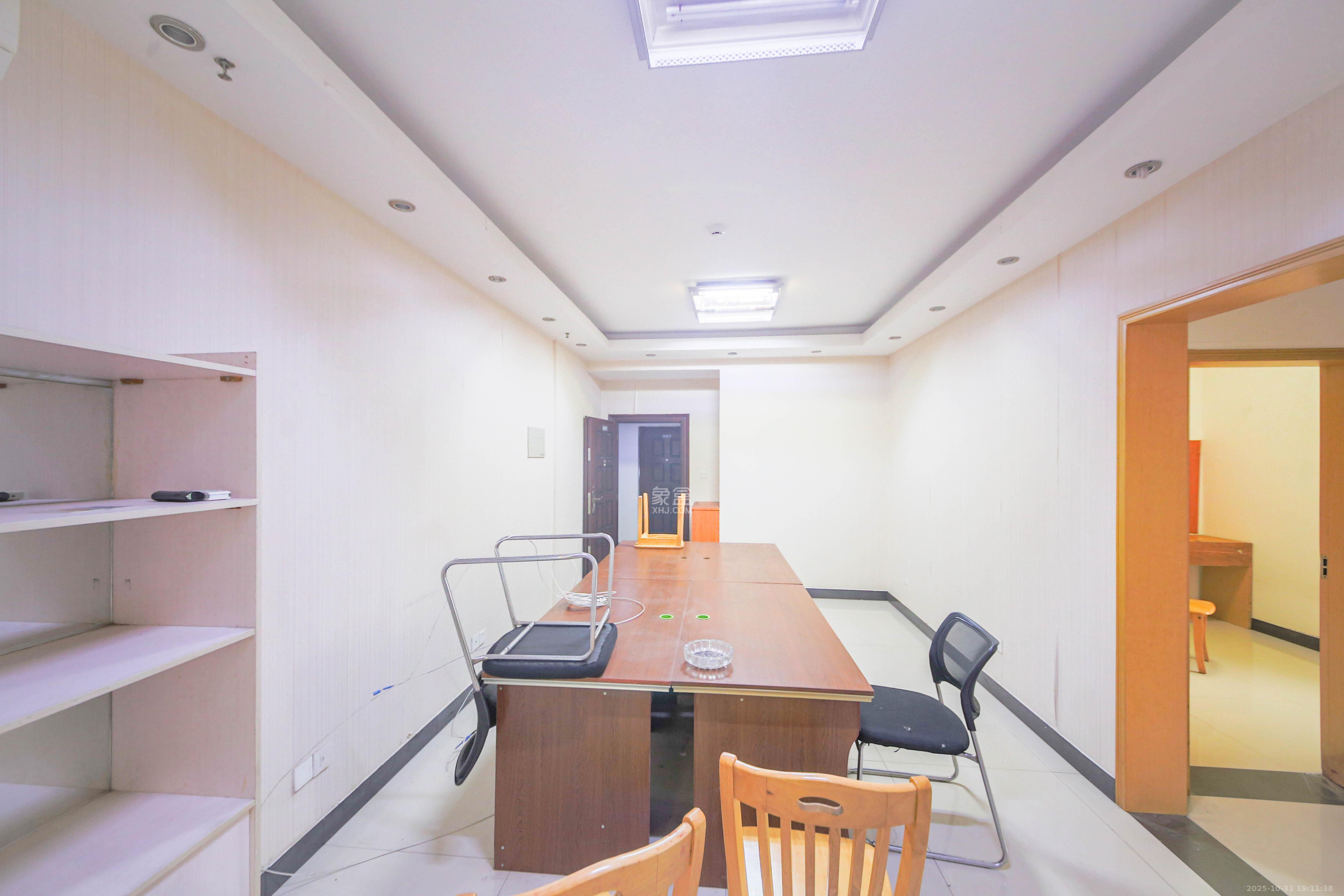 鑫远杰座  2室1厅1卫    50.0万 鑫远杰座  2室1厅1卫    50.0万