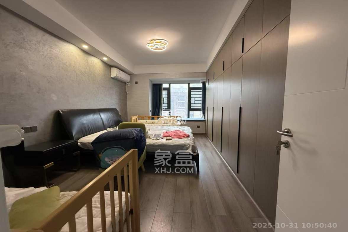 新华联梦想城 4室2厅2卫 2800.0元/月 新华联梦想城 4室2厅2卫 2800.0元/月室内图