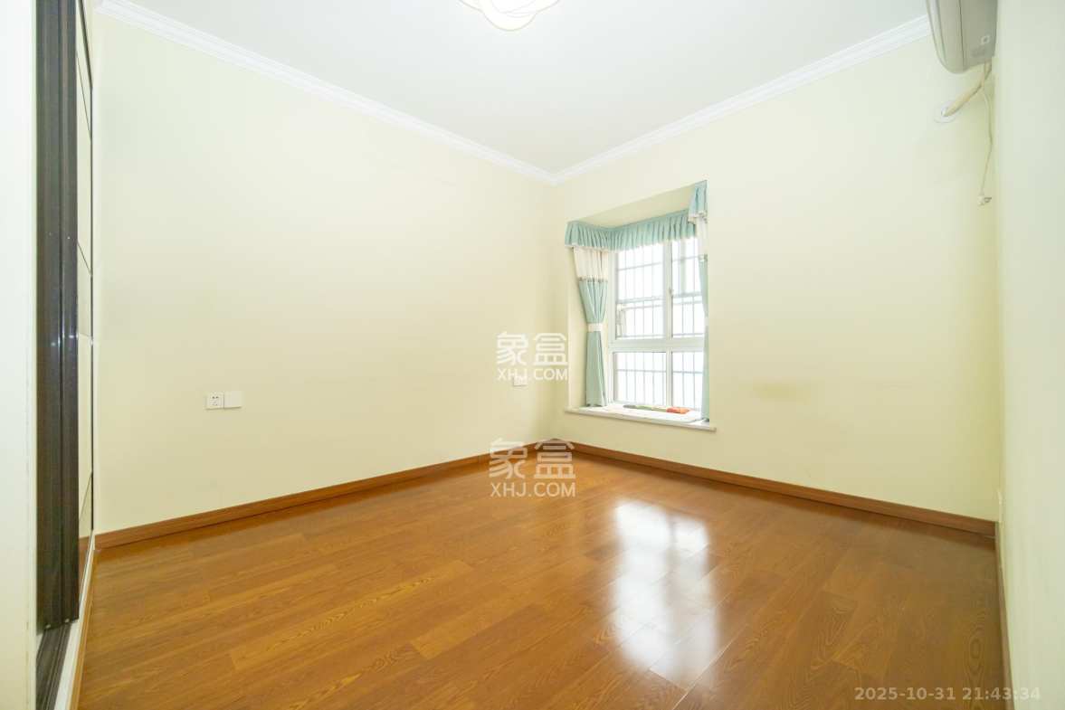 楚天世纪城西苑  3室2厅2卫    79.8万 楚天世纪城西苑  3室2厅2卫    79.8万卧室