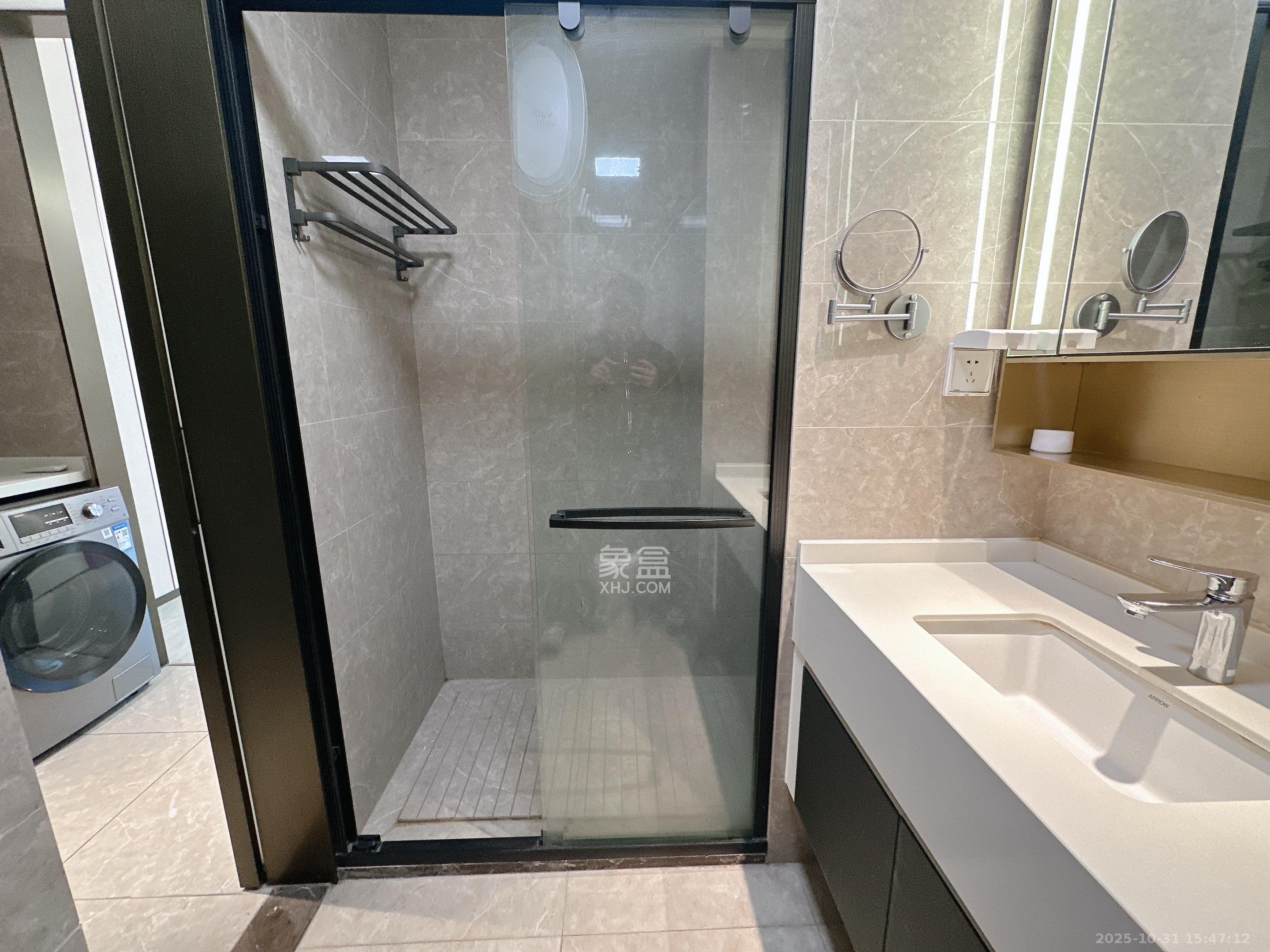 华润置地中心  1室1厅1卫    2100.0元/月室内图