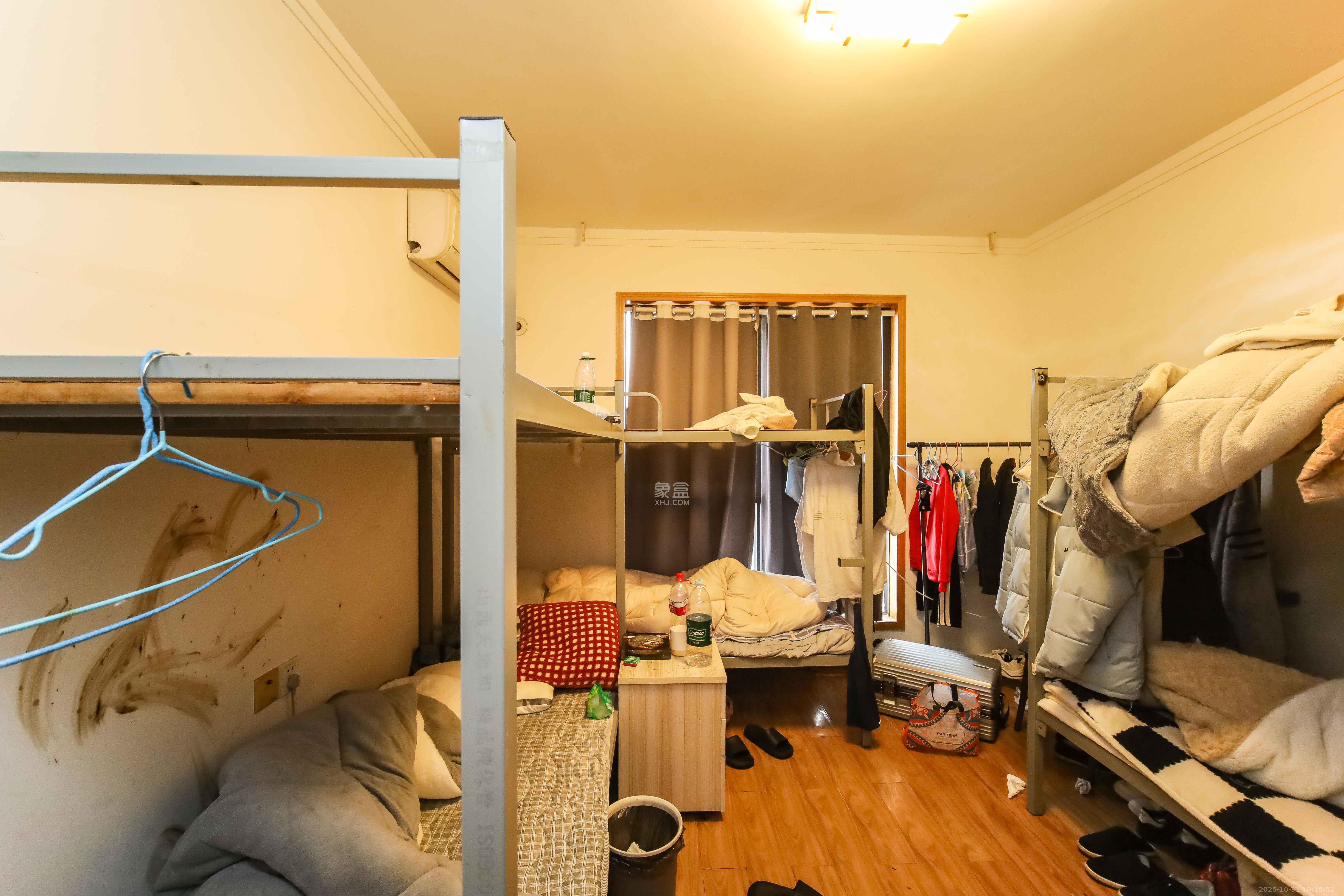 锦湘国际星城三期（锦绣苑）  3室2厅1卫    78.0万卧室