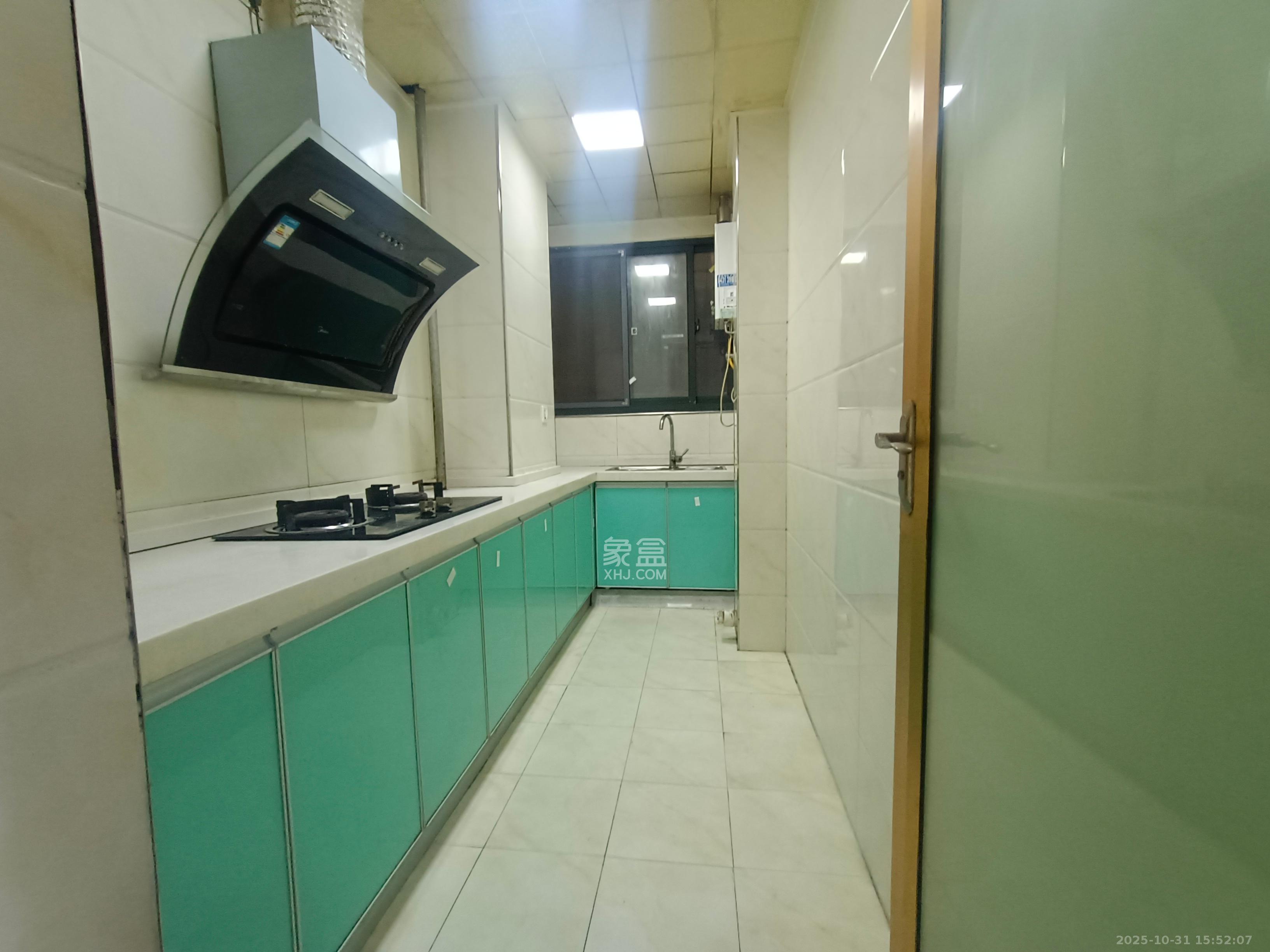 兴旺正佳广场(金石雅苑)  3室2厅1卫    2500.0元/月 兴旺正佳广场(金石雅苑)  3室2厅1卫    2500.0元/月室内图