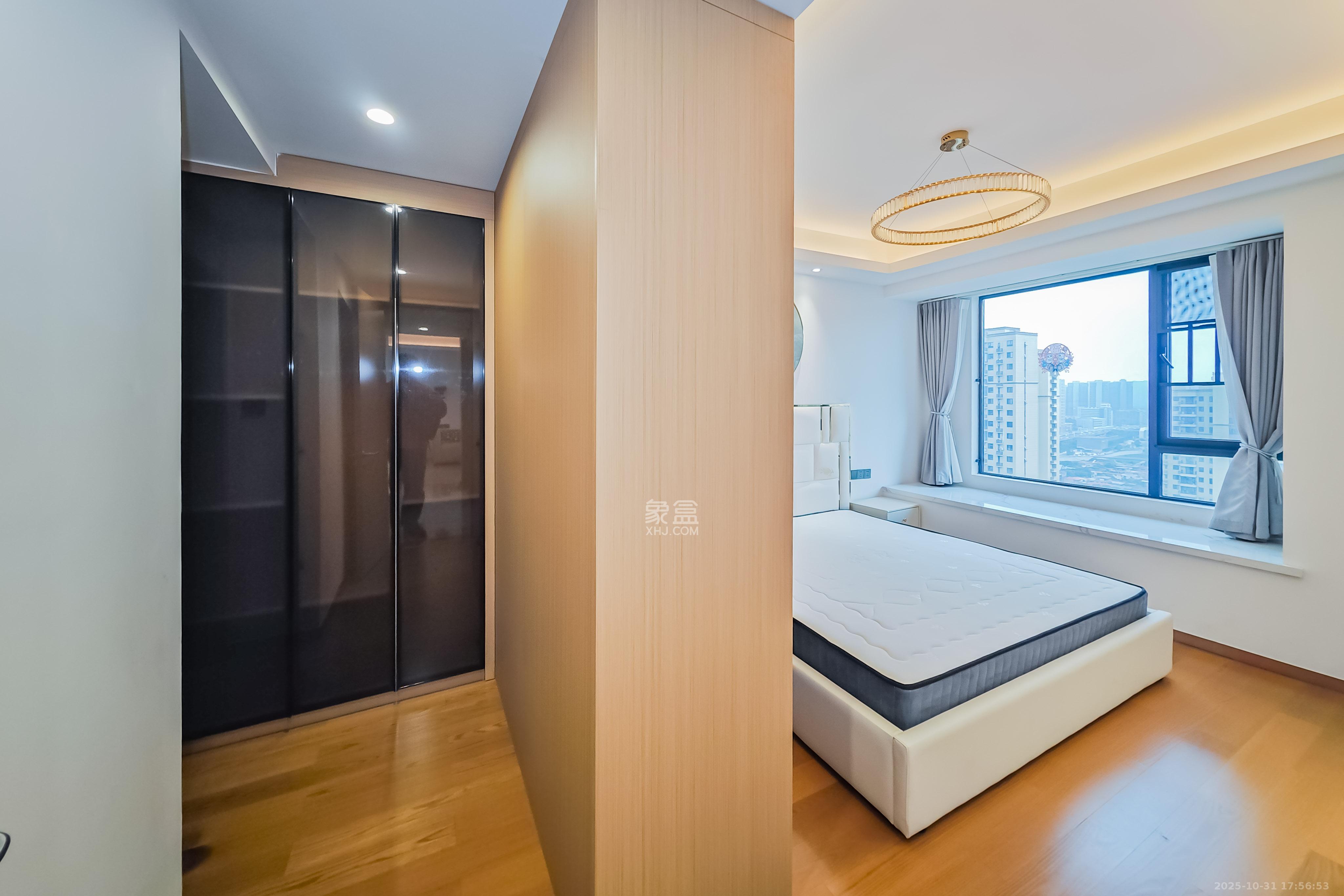 旭辉雨花郡  3室2厅2卫    155.0万卧室