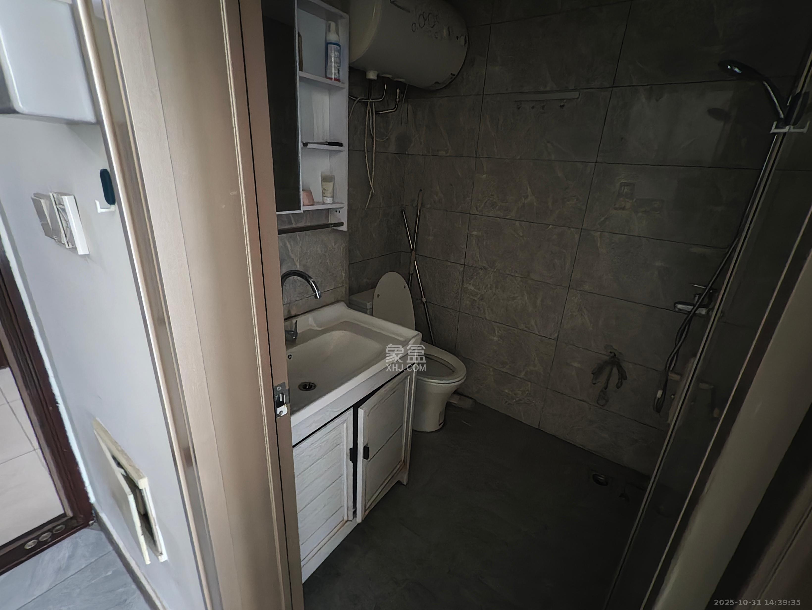 绿地之窗   32.0㎡      1000.0元/月室内图