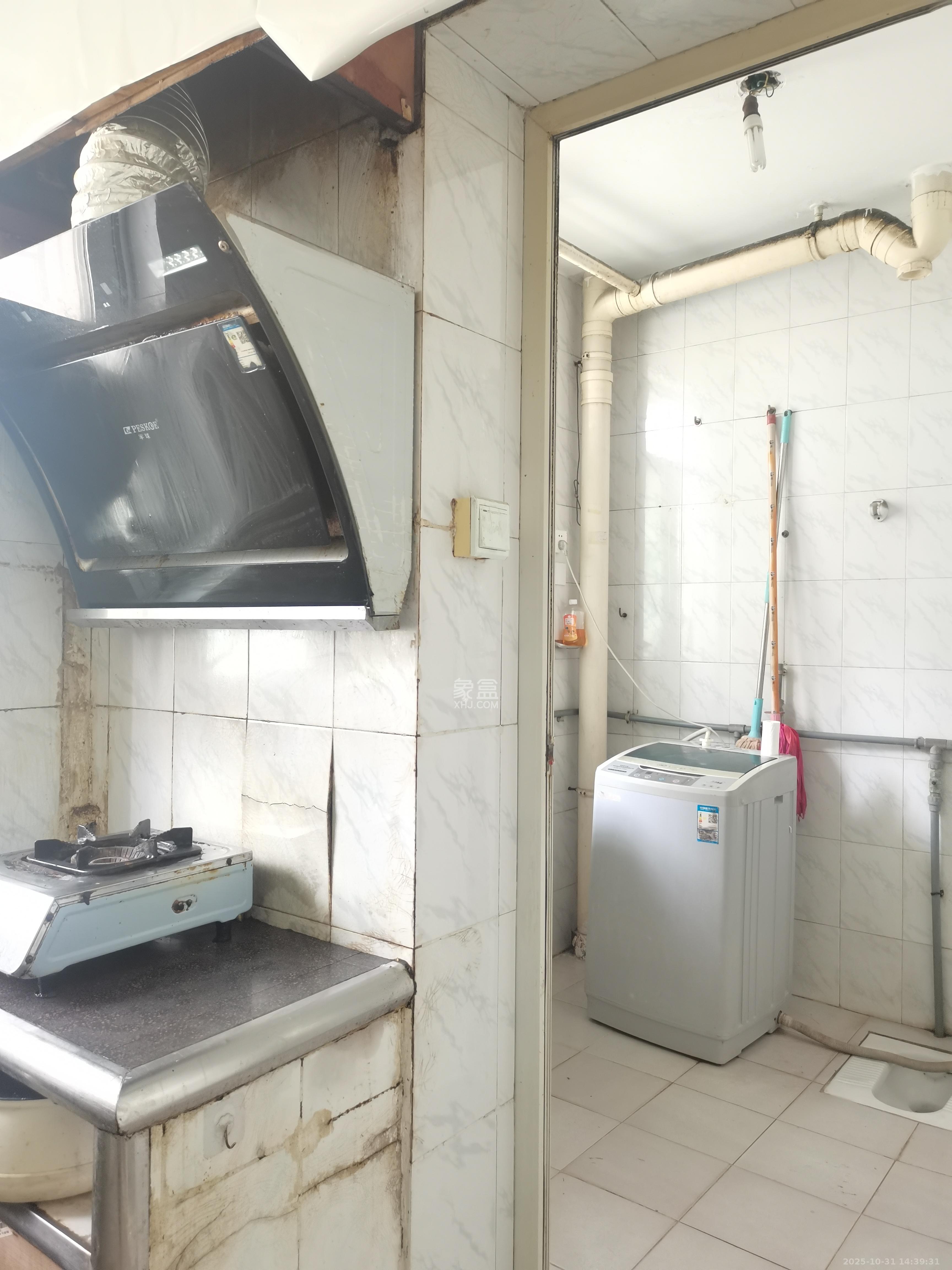 长重机械厂宿舍  1室2厅1卫    1500.0元/月室内图