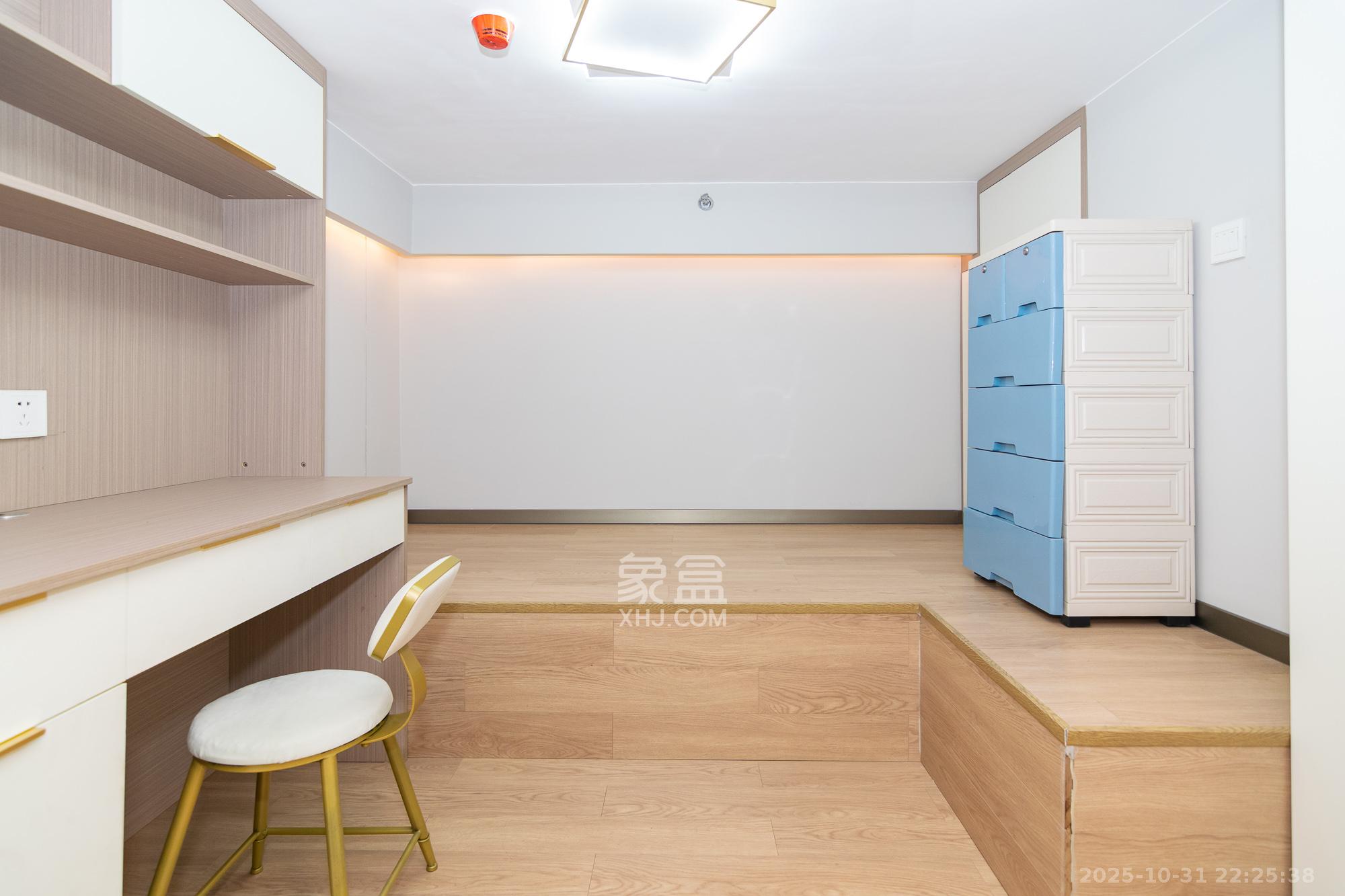 时代年华 3室2厅2卫 40.0万 时代年华 3室2厅2卫 40.0万卧室