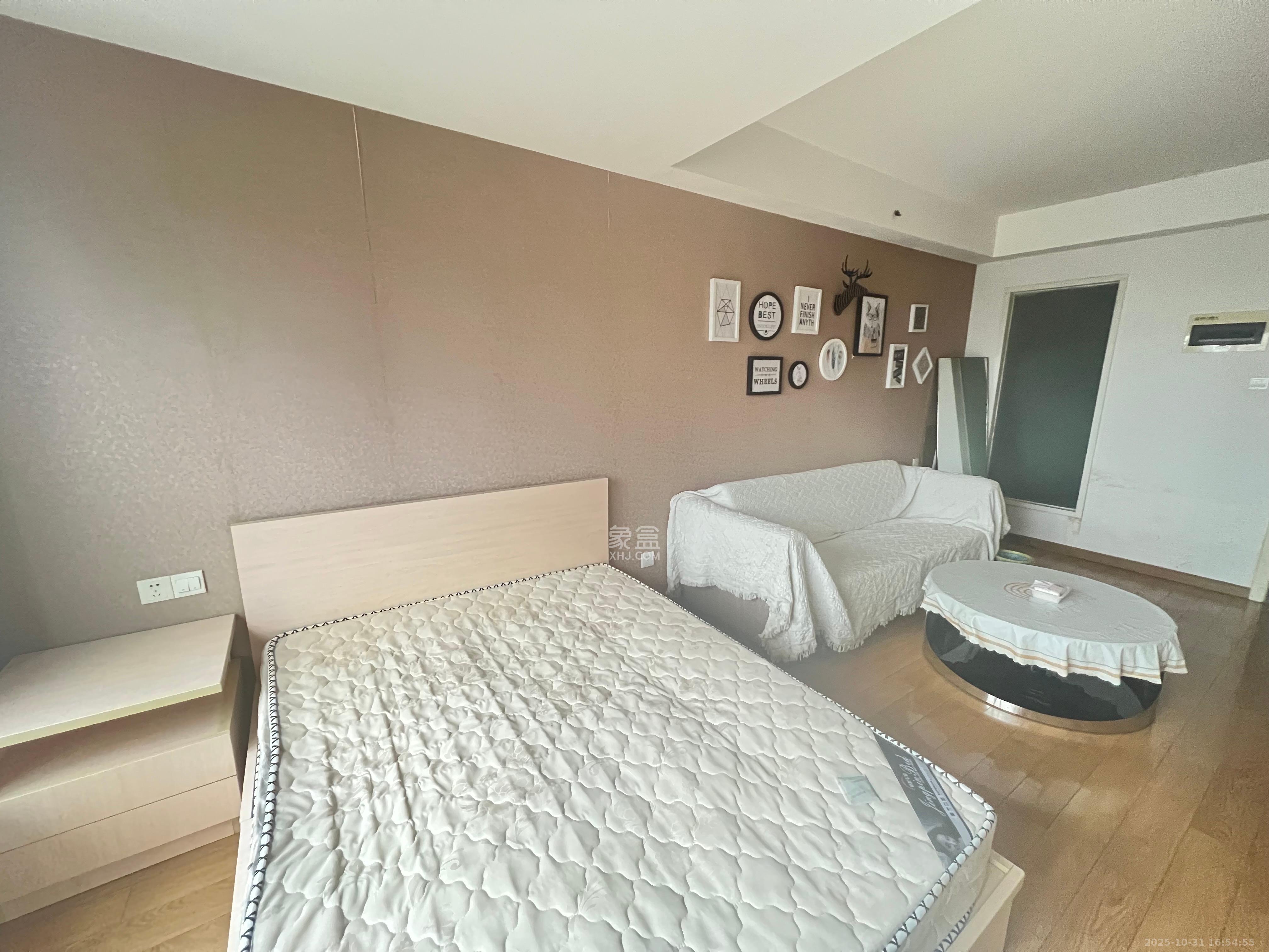 融科檀香山（融科紫檀、香山国际）  1室1厅1卫    1700.0元/月室内图