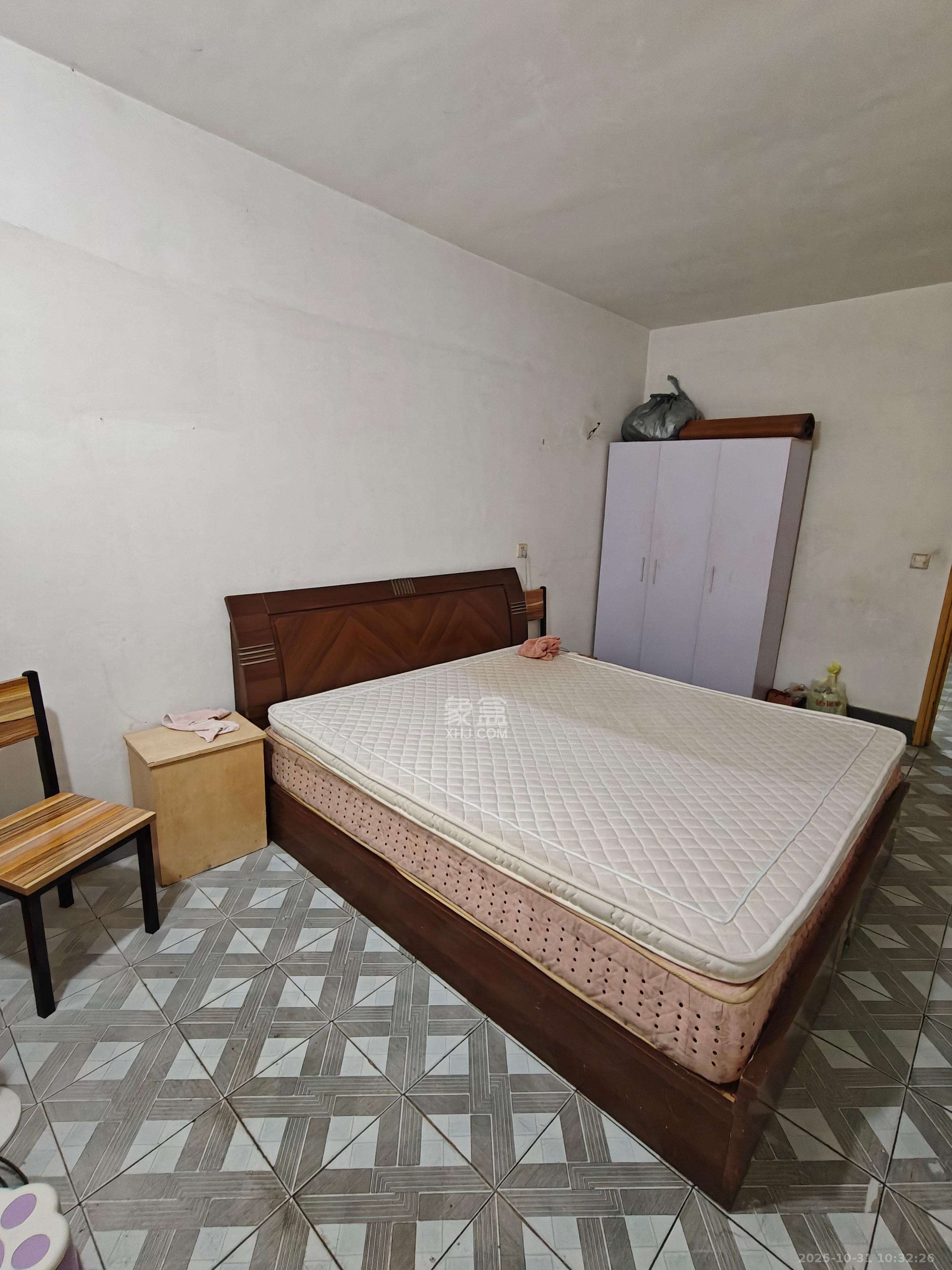 赤岗小区(一二三片)  2室1厅1卫    1100.0元/月 赤岗小区(一二三片)  2室1厅1卫    1100.0元/月室内图