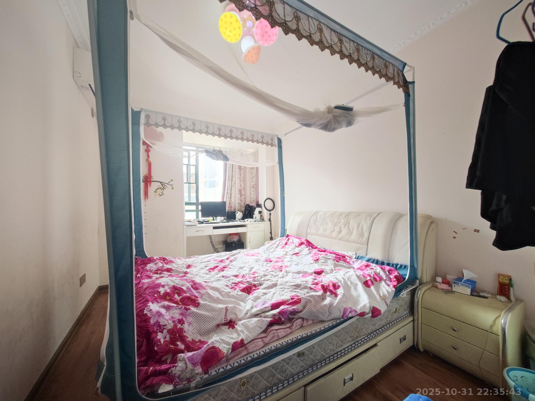 华盛世纪新城  4室2厅2卫    115.0万卧室