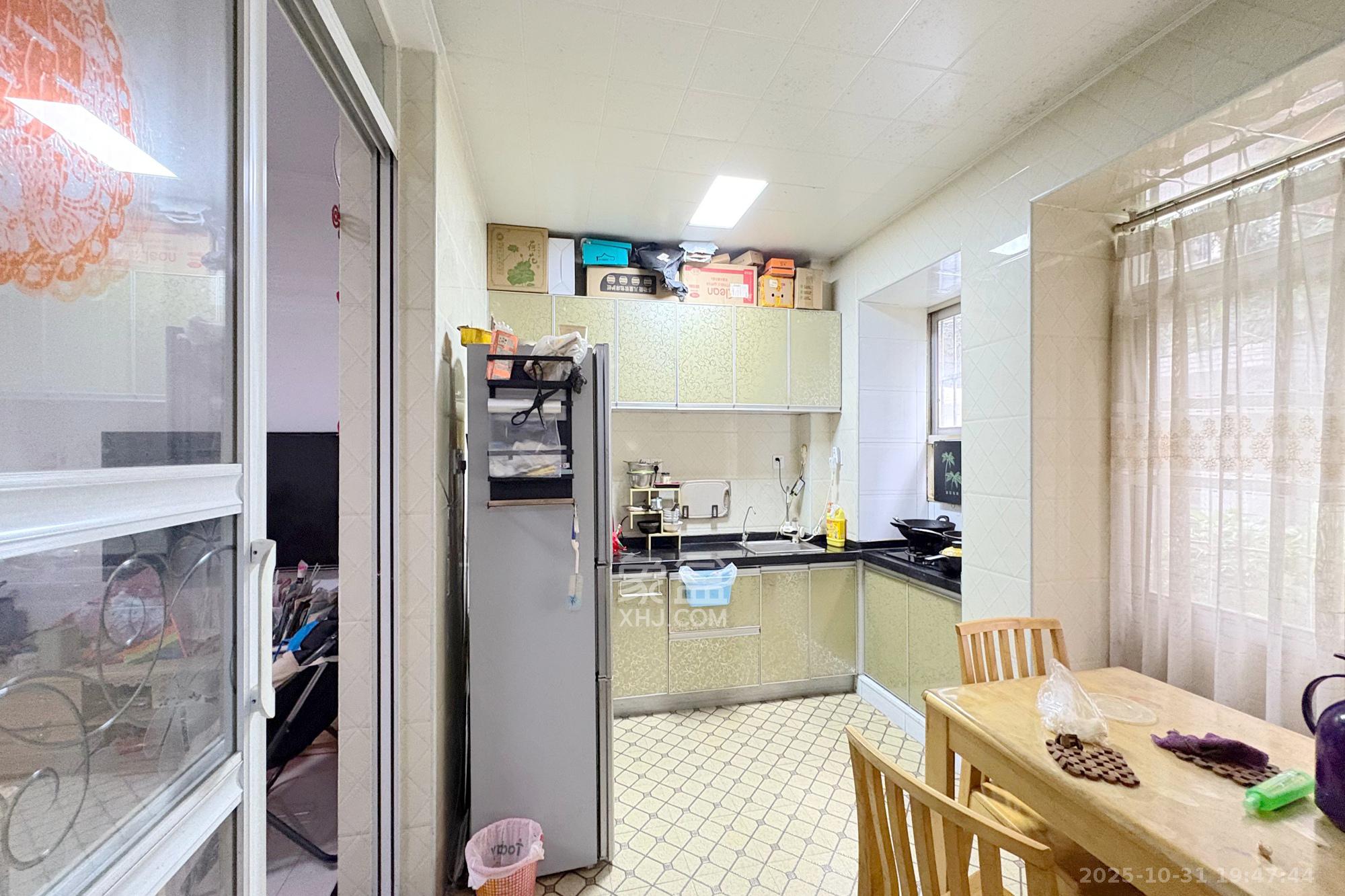 丝茅冲邮电二巷  2室2厅1卫    58.8万 丝茅冲邮电二巷  2室2厅1卫    58.8万厨房