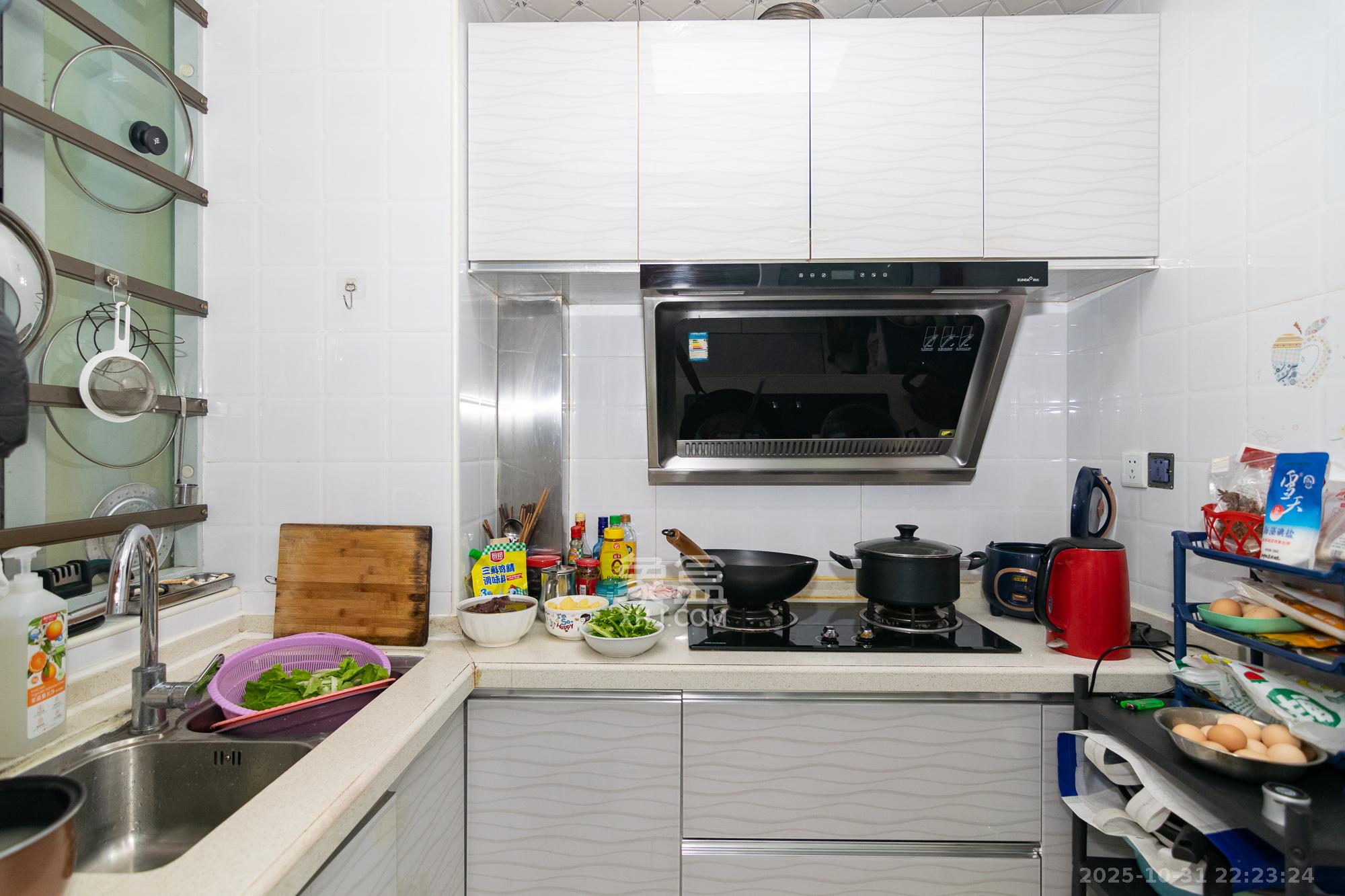 澳海澜庭 2室2厅1卫 45.0万 澳海澜庭 2室2厅1卫 45.0万厨房