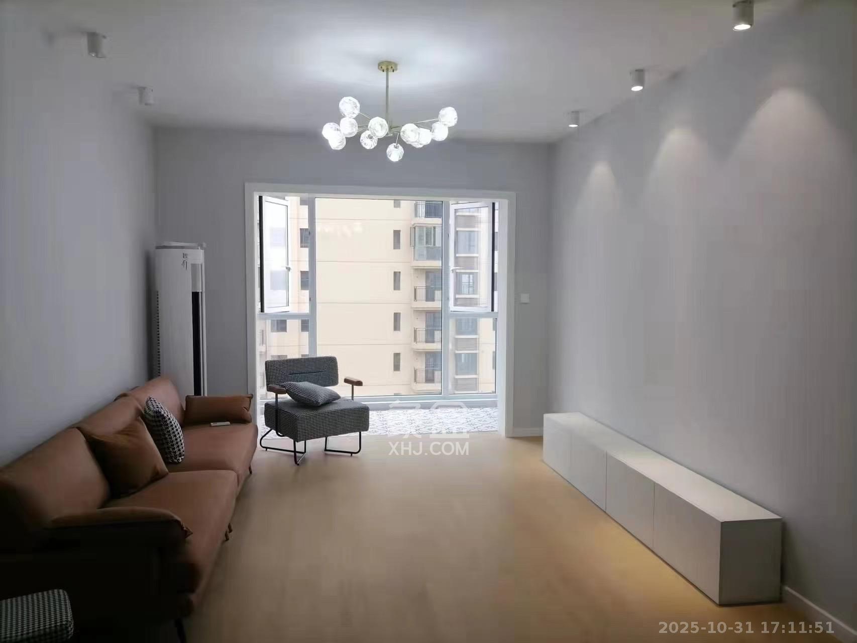 江山帝景雅典  3室2厅1卫    2100.0元/月