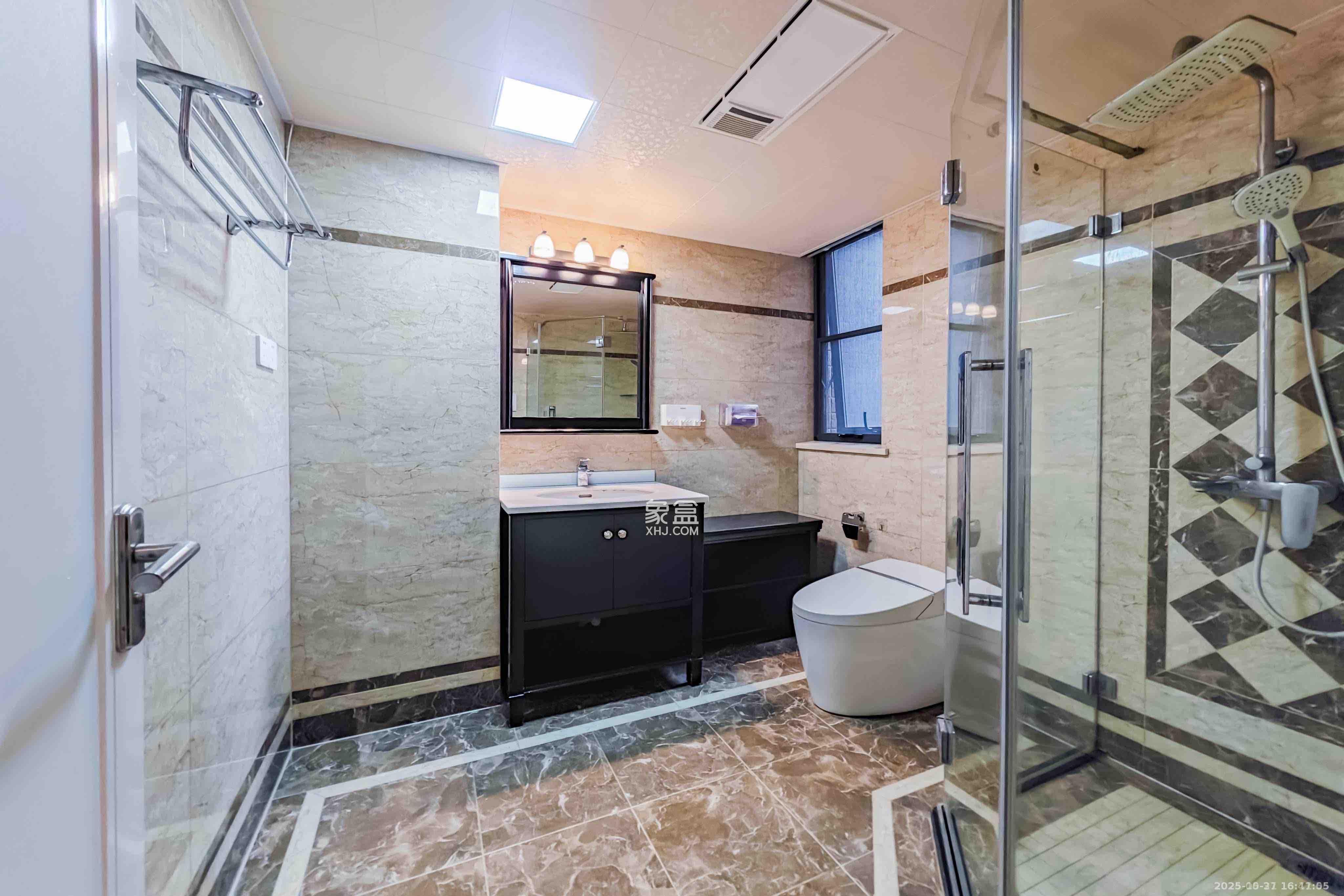 京武浪琴山一、二期  4室1厅2卫    10000.0元/月室内图