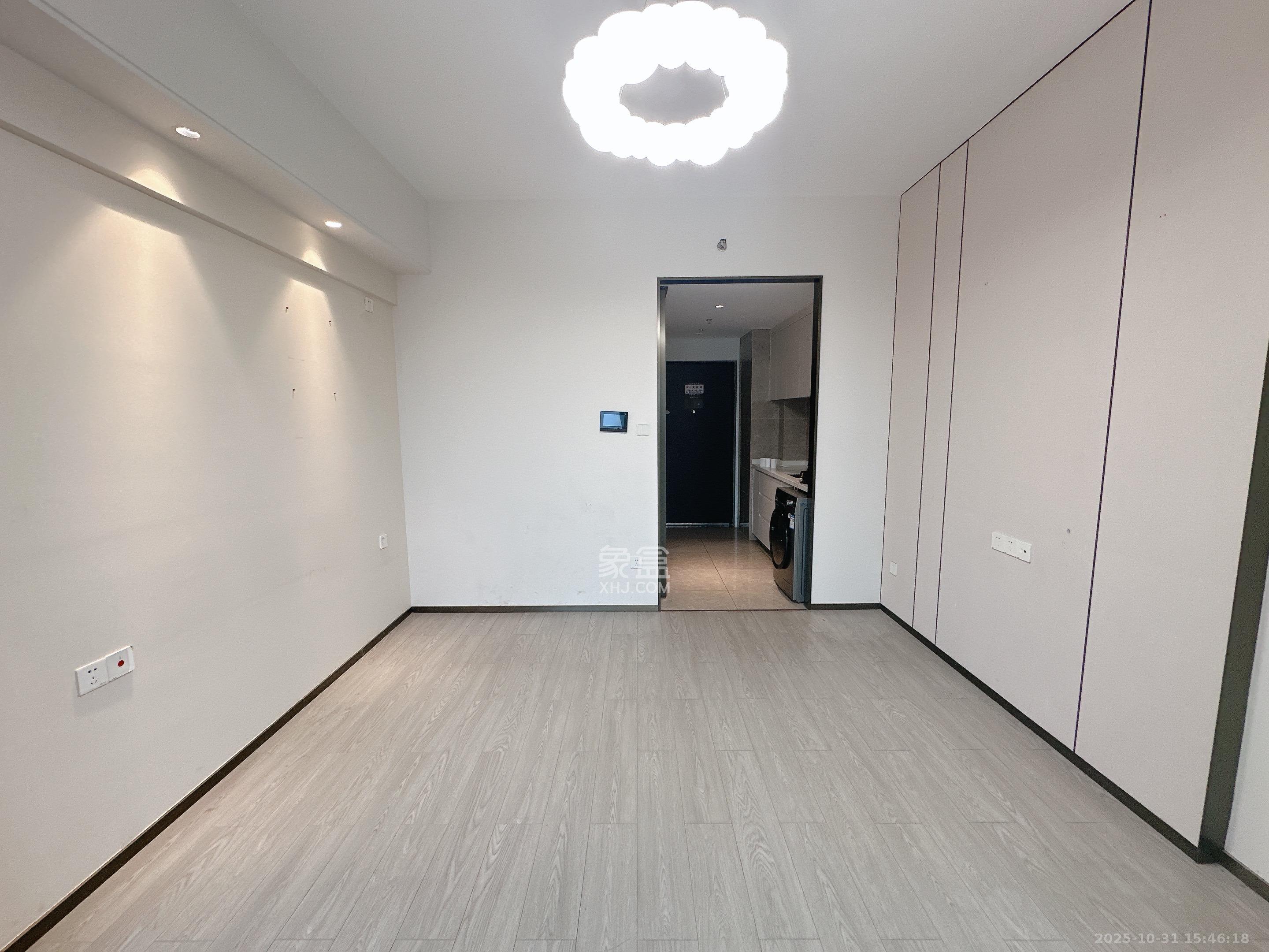 华润置地中心  1室1厅1卫    2100.0元/月室内图