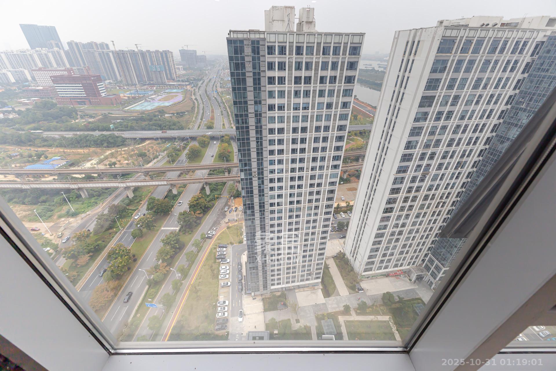 信诚湘江揽月（至善美景大厦）  1室1厅1卫    28.8万其他