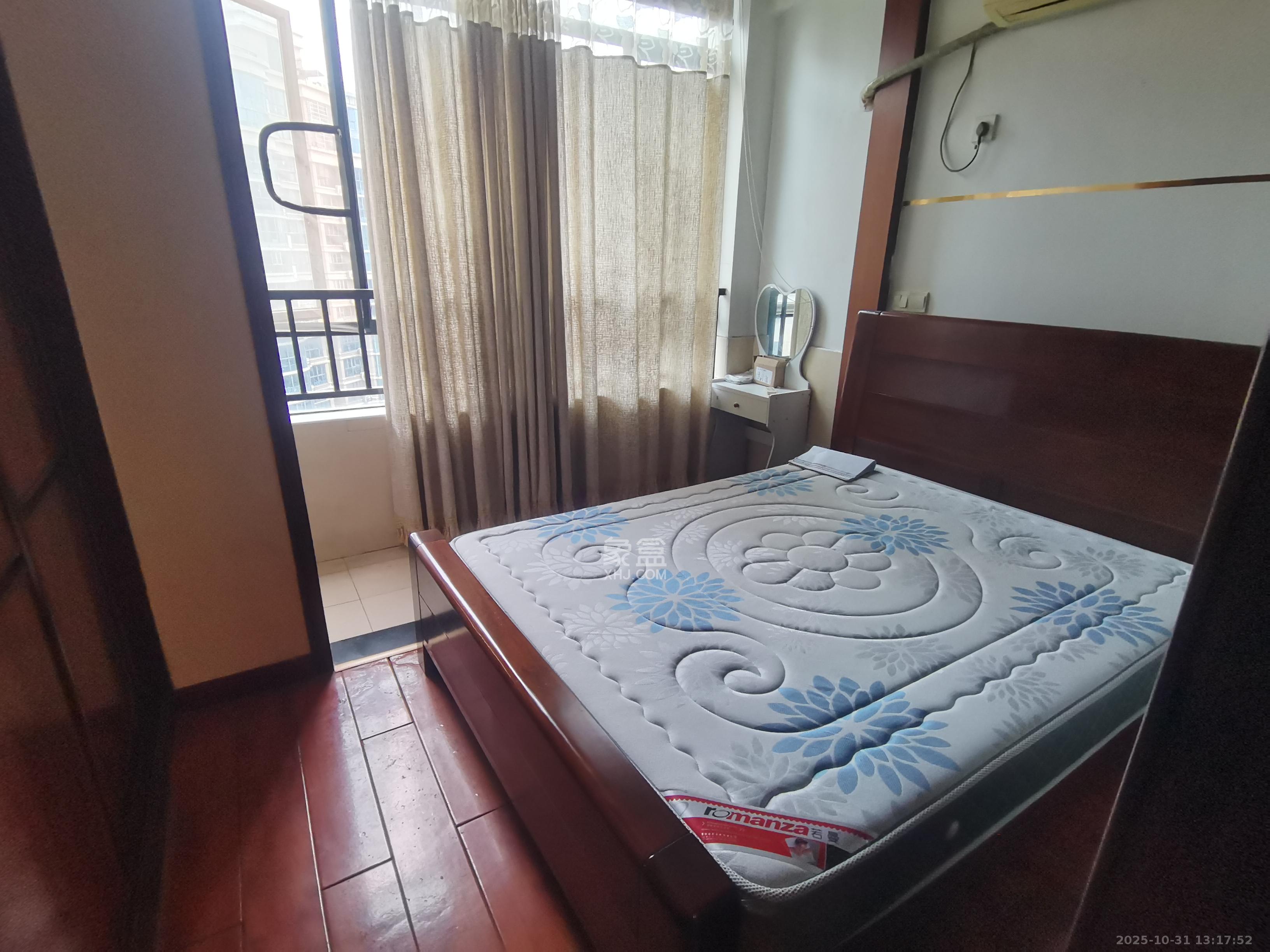 融圣国际  1室1厅1卫    1700.0元/月 融圣国际  1室1厅1卫    1700.0元/月