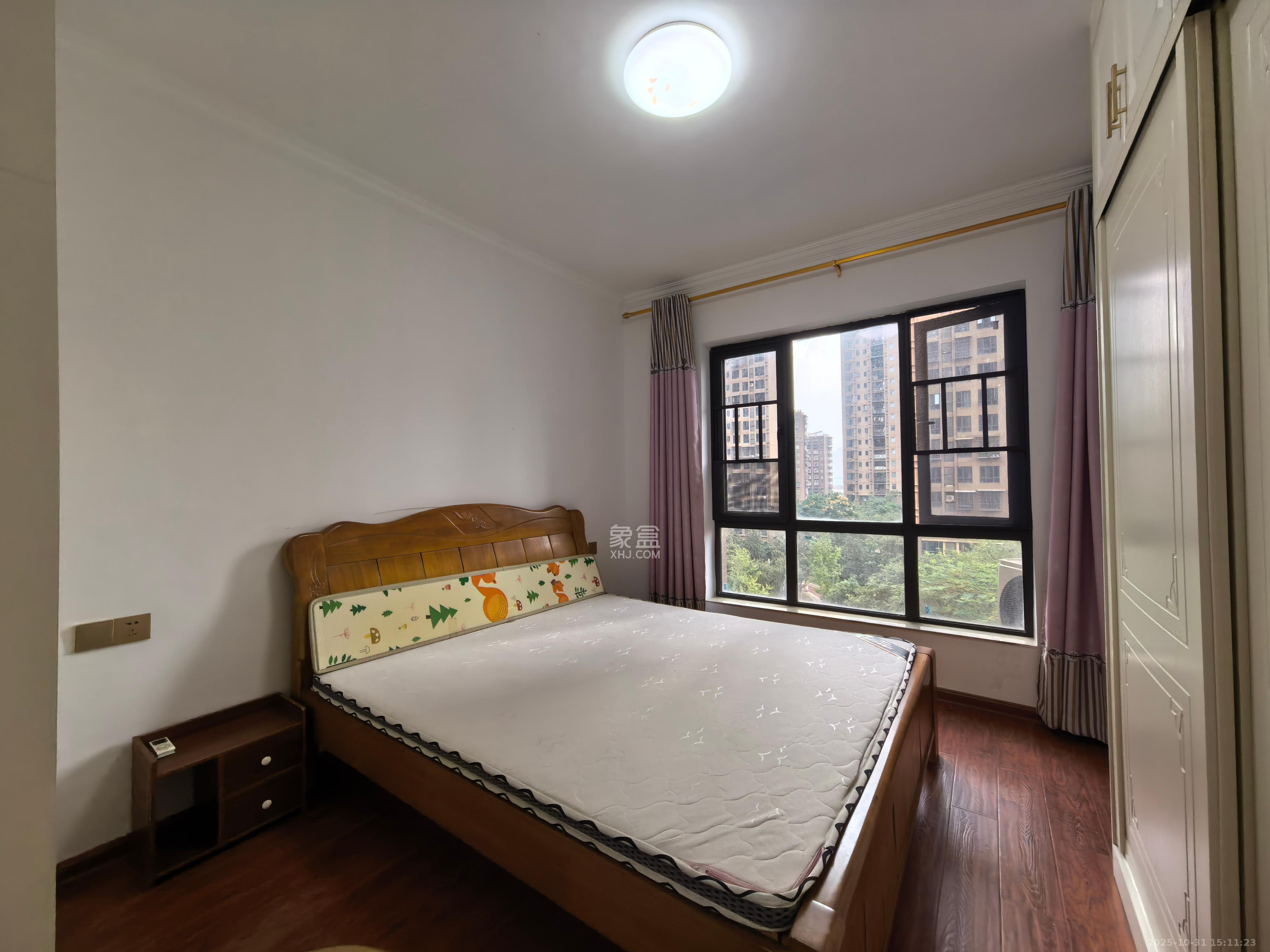 东宜兰园 3室2厅2卫 2500.0元/月 东宜兰园 3室2厅2卫 2500.0元/月室内图