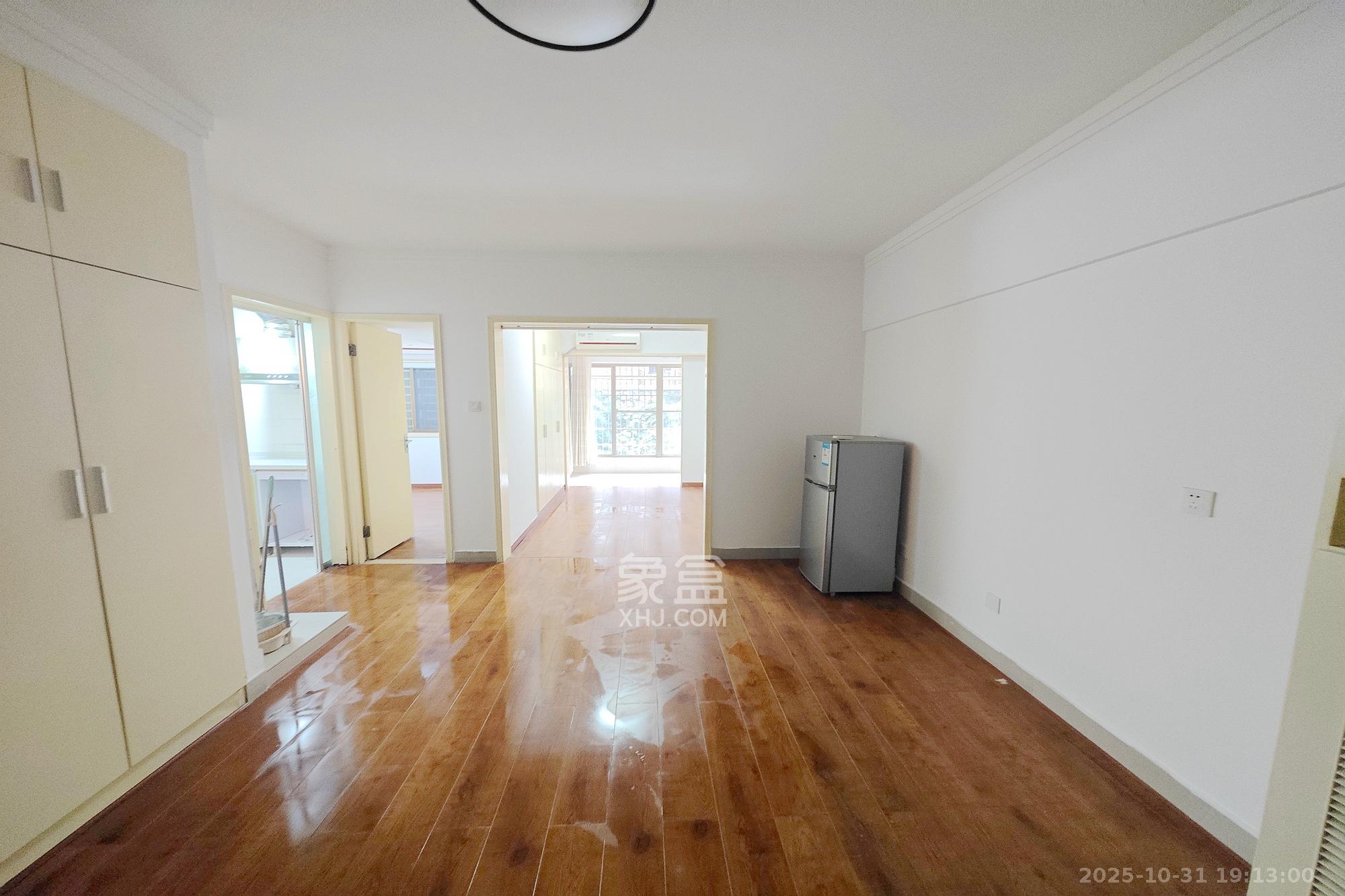 中盛小家碧寓  2室1厅1卫    35.8万客厅