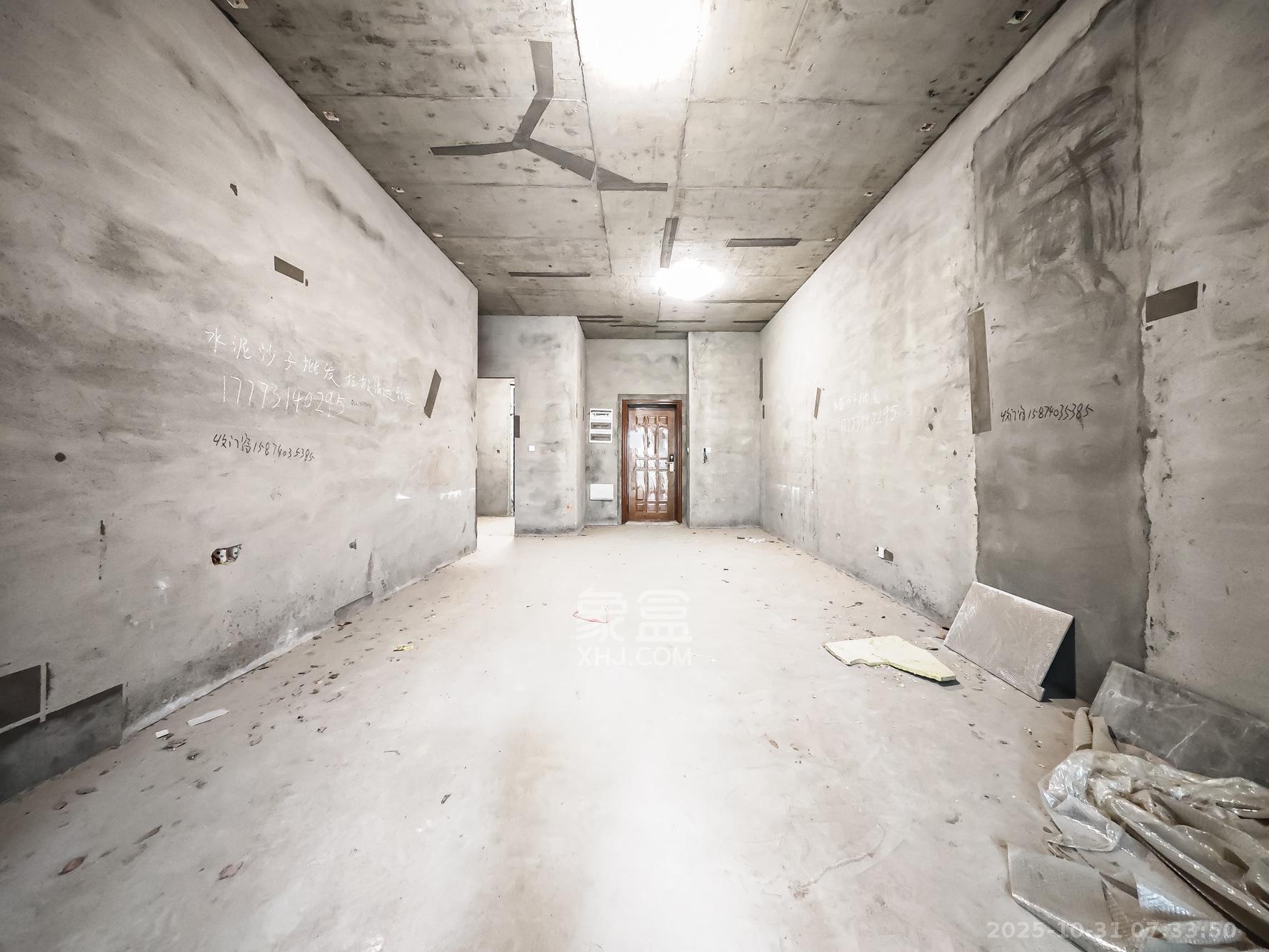 恒大御景天下城二期  5室2厅2卫    210.0万 恒大御景天下城二期  5室2厅2卫    210.0万客厅