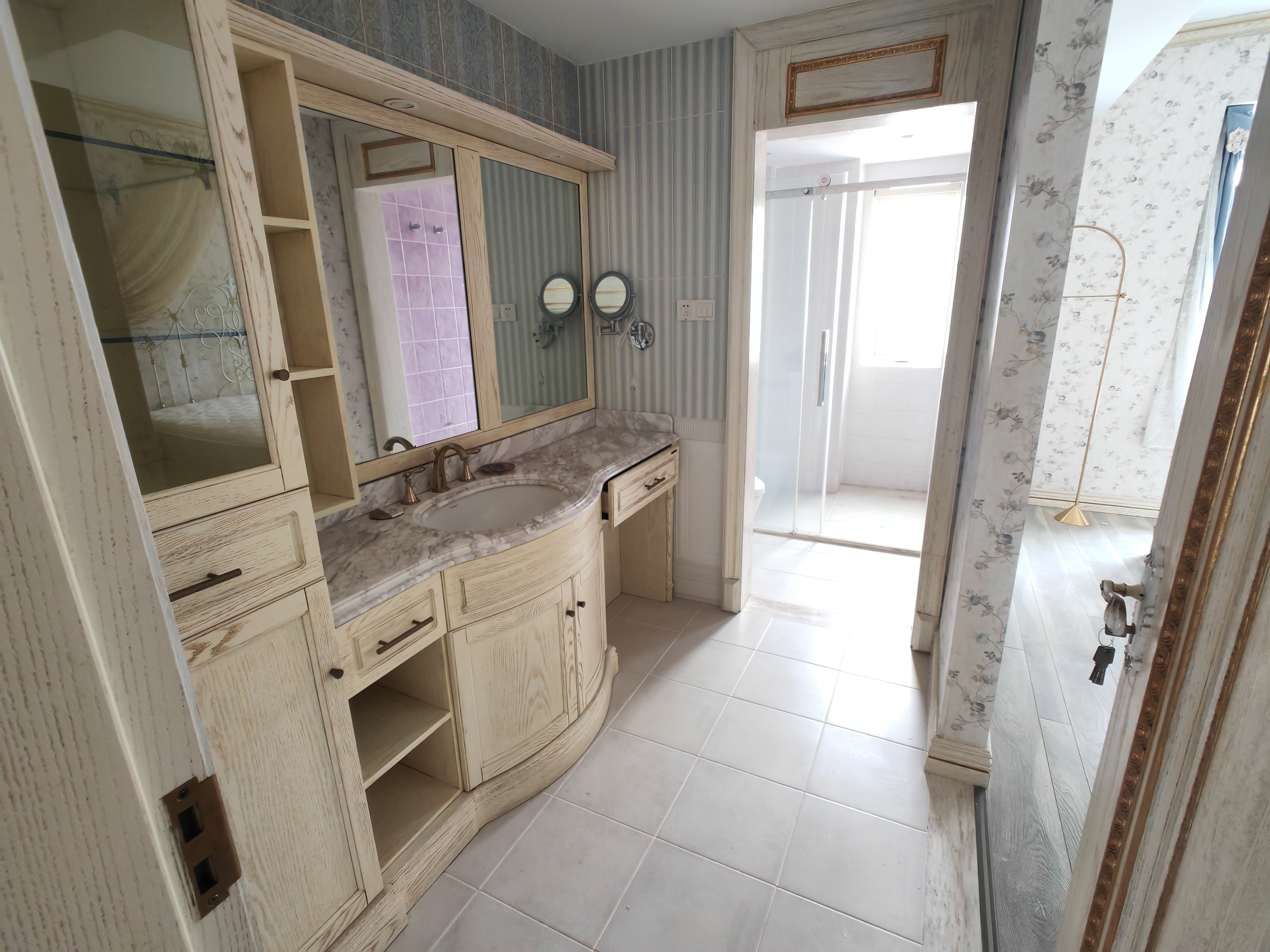 海阔天空-国瑞城二期（雅仕苑）  3室2厅2卫    3500.0元/月室内图