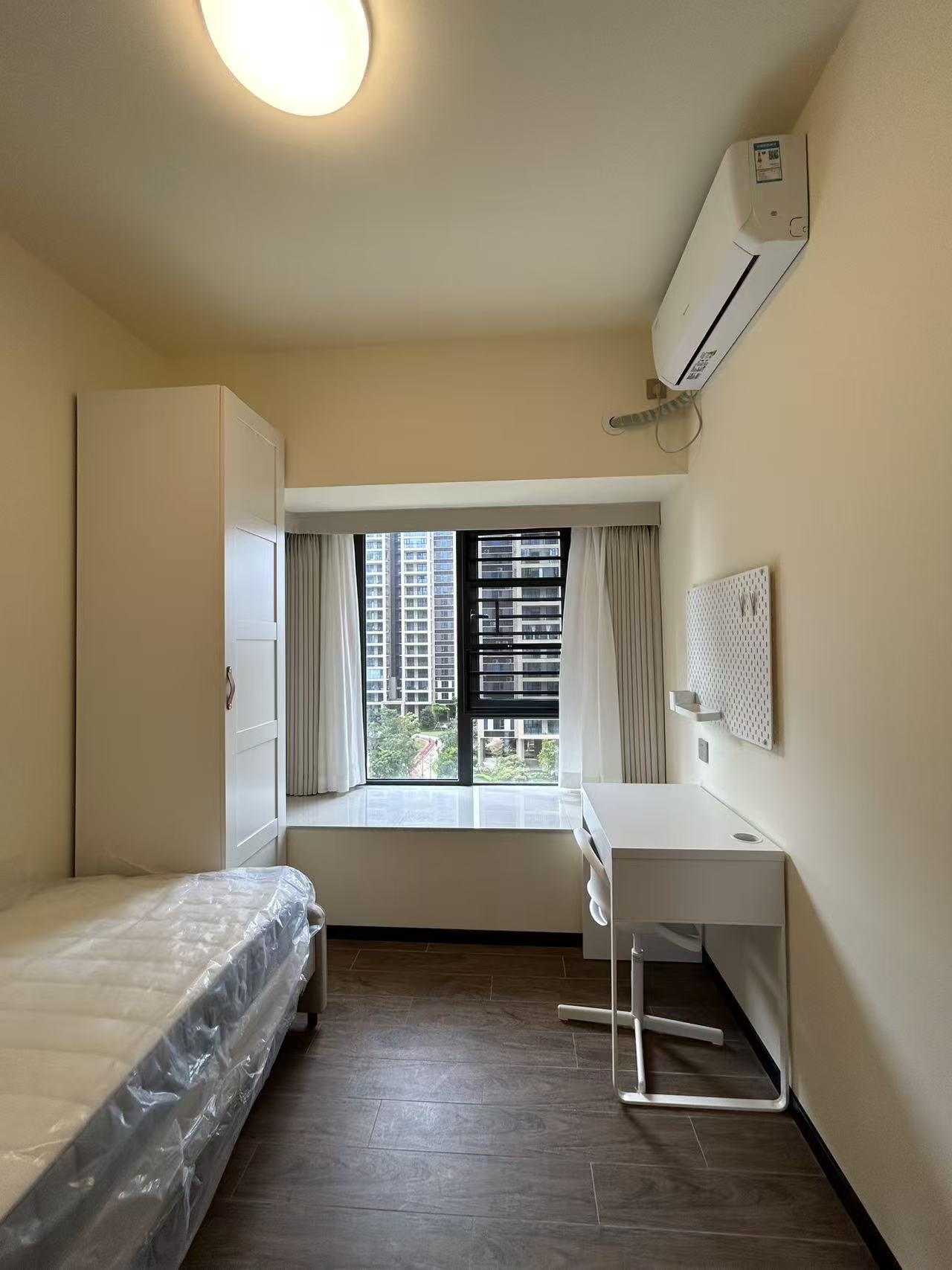 碧桂园中央半岛  4室2厅2卫    270.0万客厅