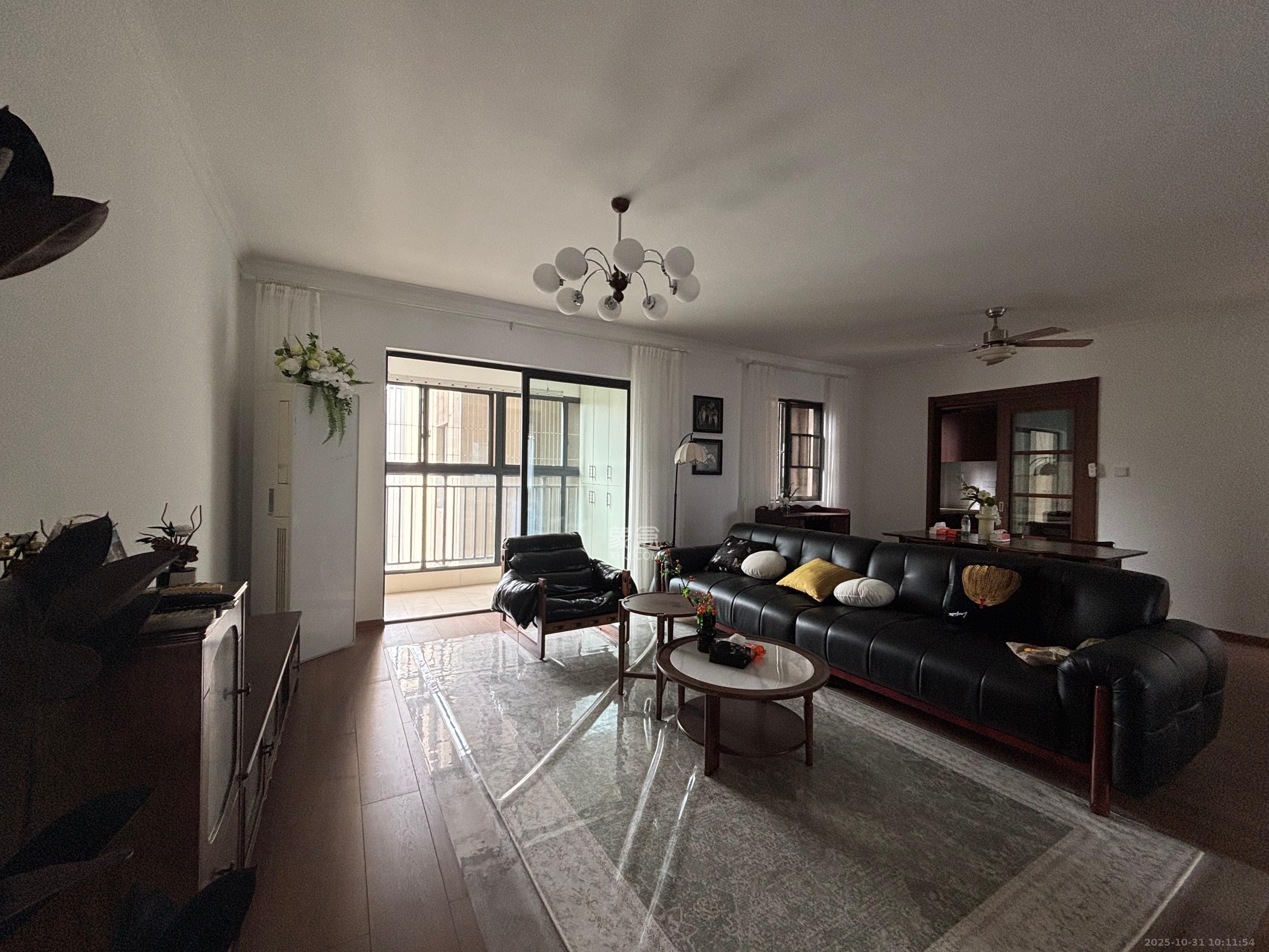 万科城市花园  3室2厅2卫    3000.0元/月室内图