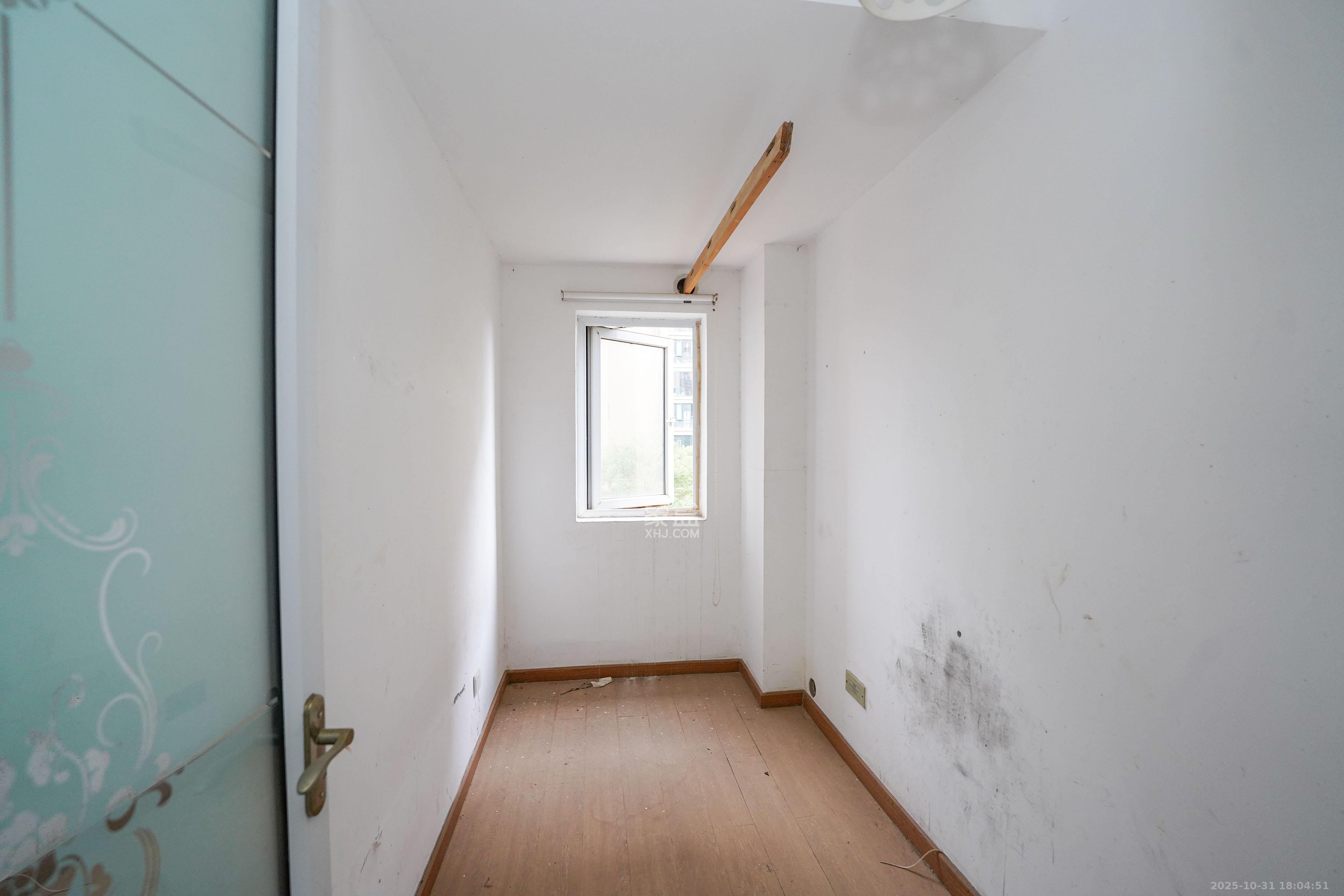 丽发新城 3室2厅2卫 82.8万 丽发新城 3室2厅2卫 82.8万卧室