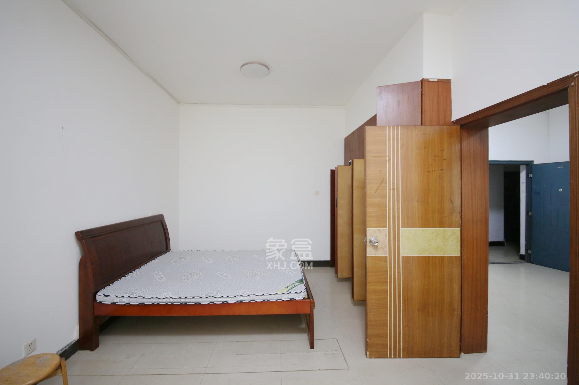 隆华金属宿舍  2室2厅1卫    65.0万卧室