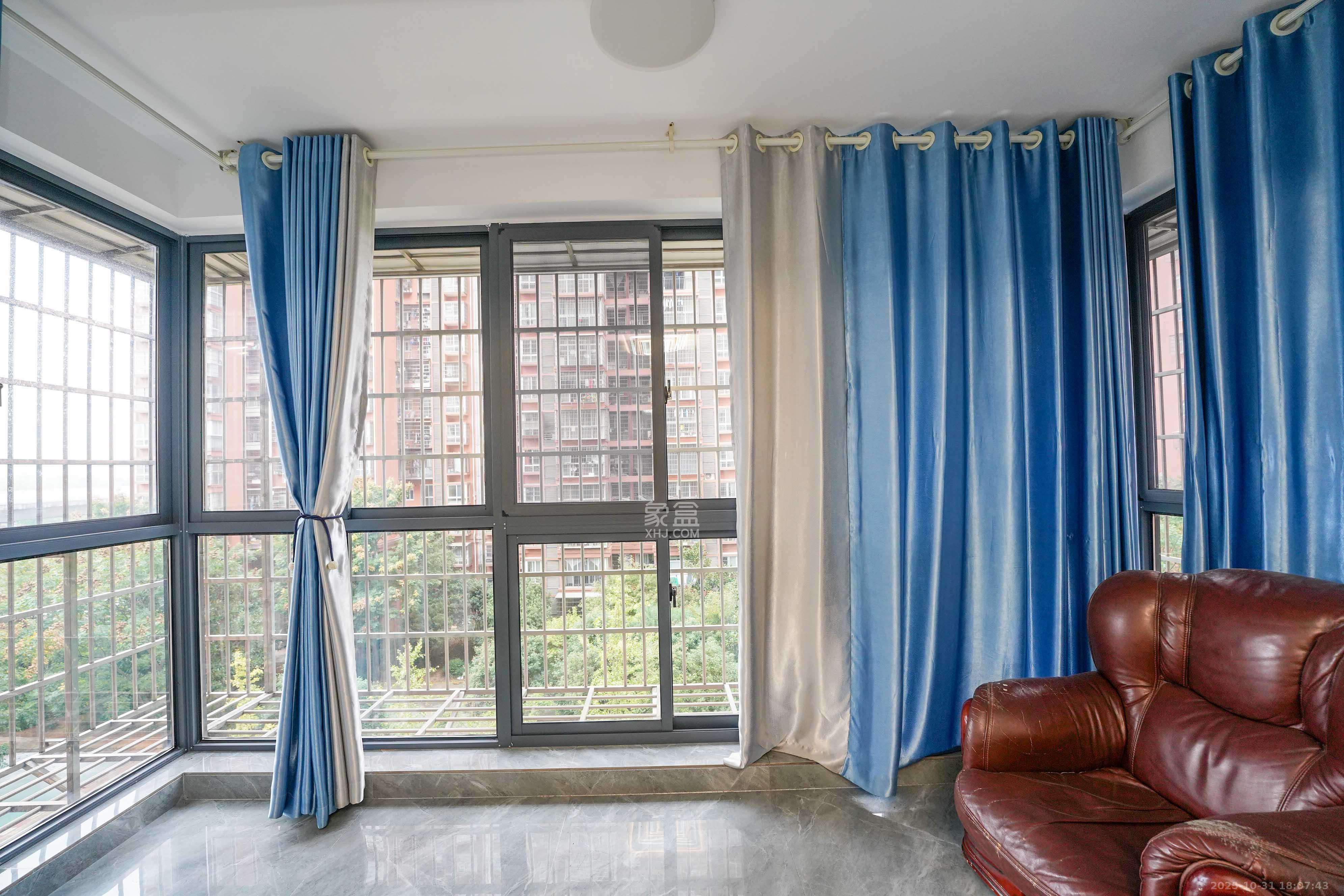 凯富南方鑫城 4室2厅2卫 80.0万 凯富南方鑫城 4室2厅2卫 80.0万阳台