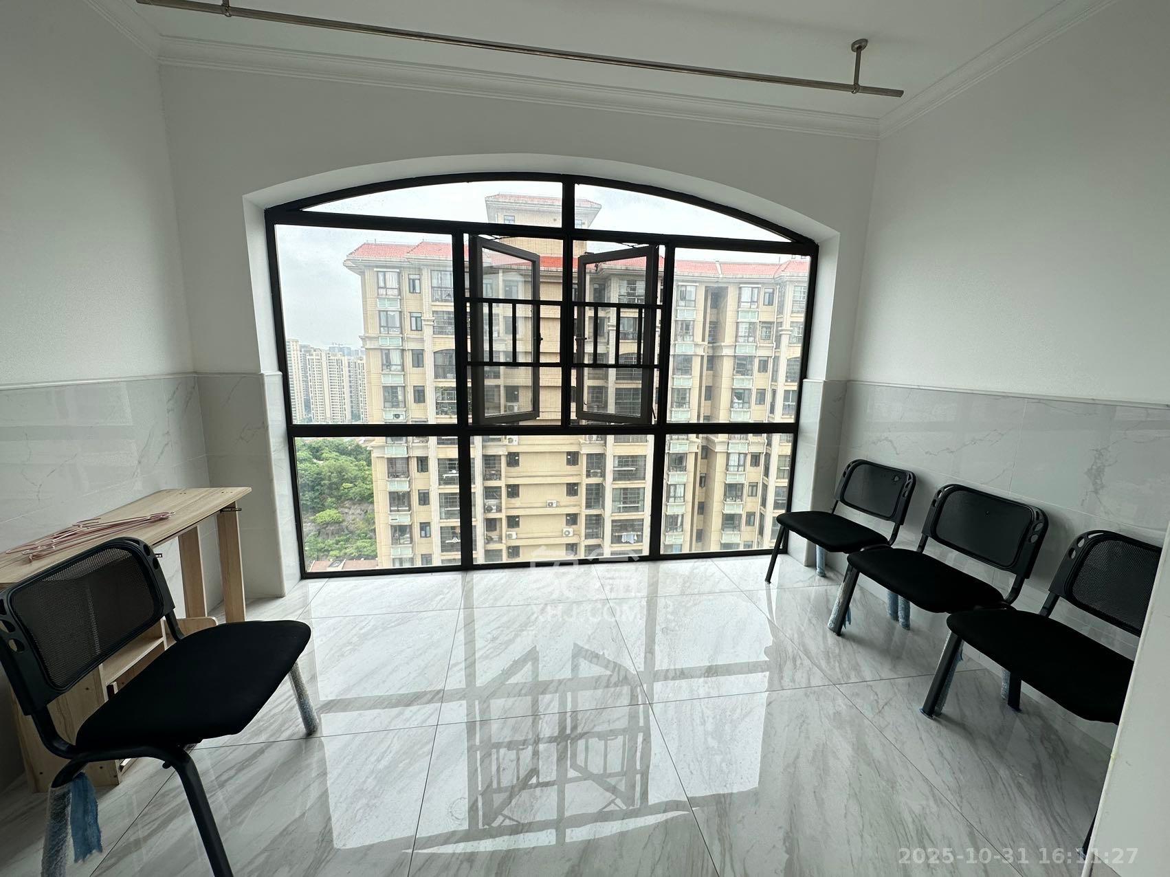 七里香榭  3室2厅2卫    2100.0元/月室内图