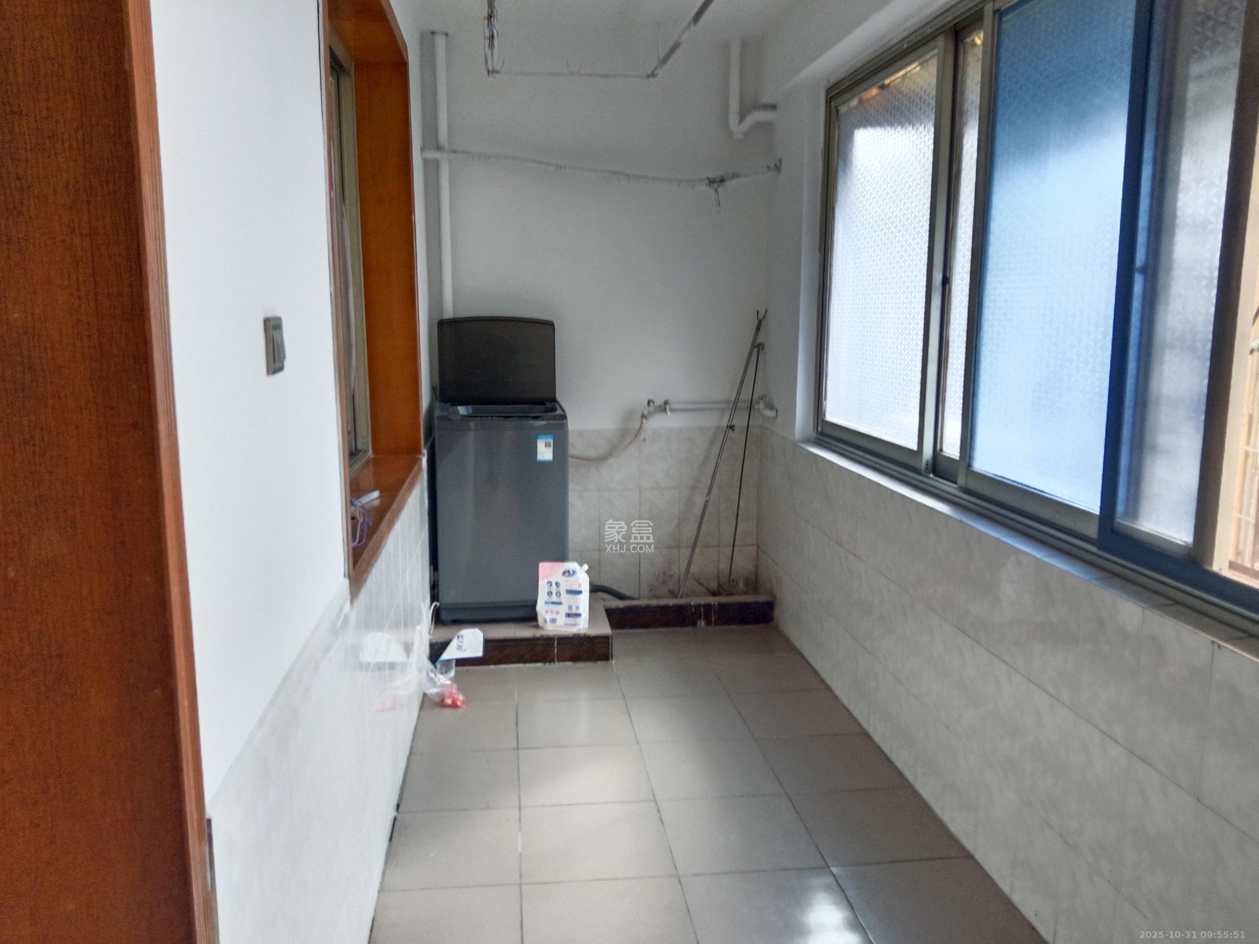 长监宿舍  2室1厅1卫    1400.0元/月室内图