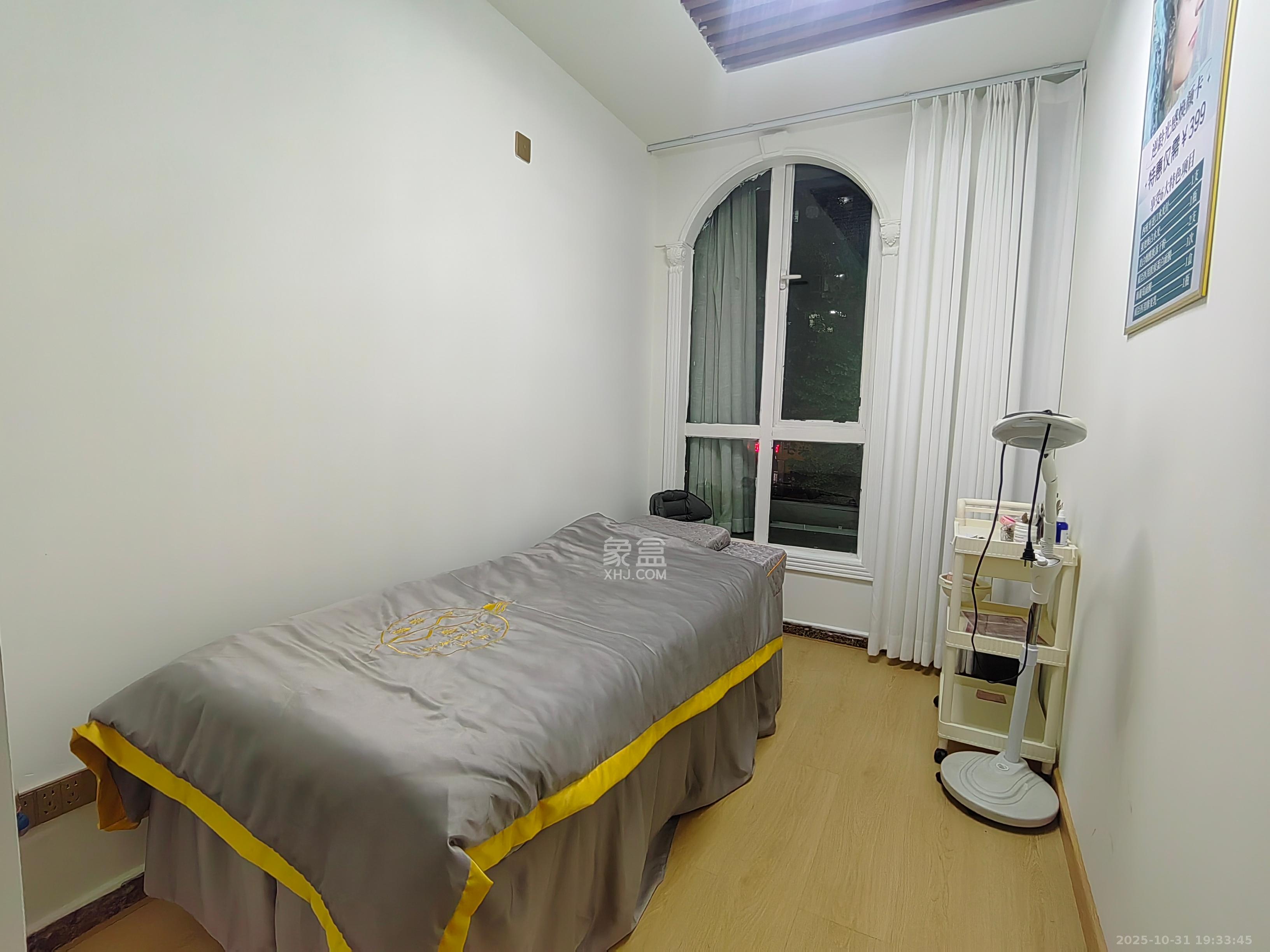 华润凤凰城三期   65.0㎡      3500.0元/月