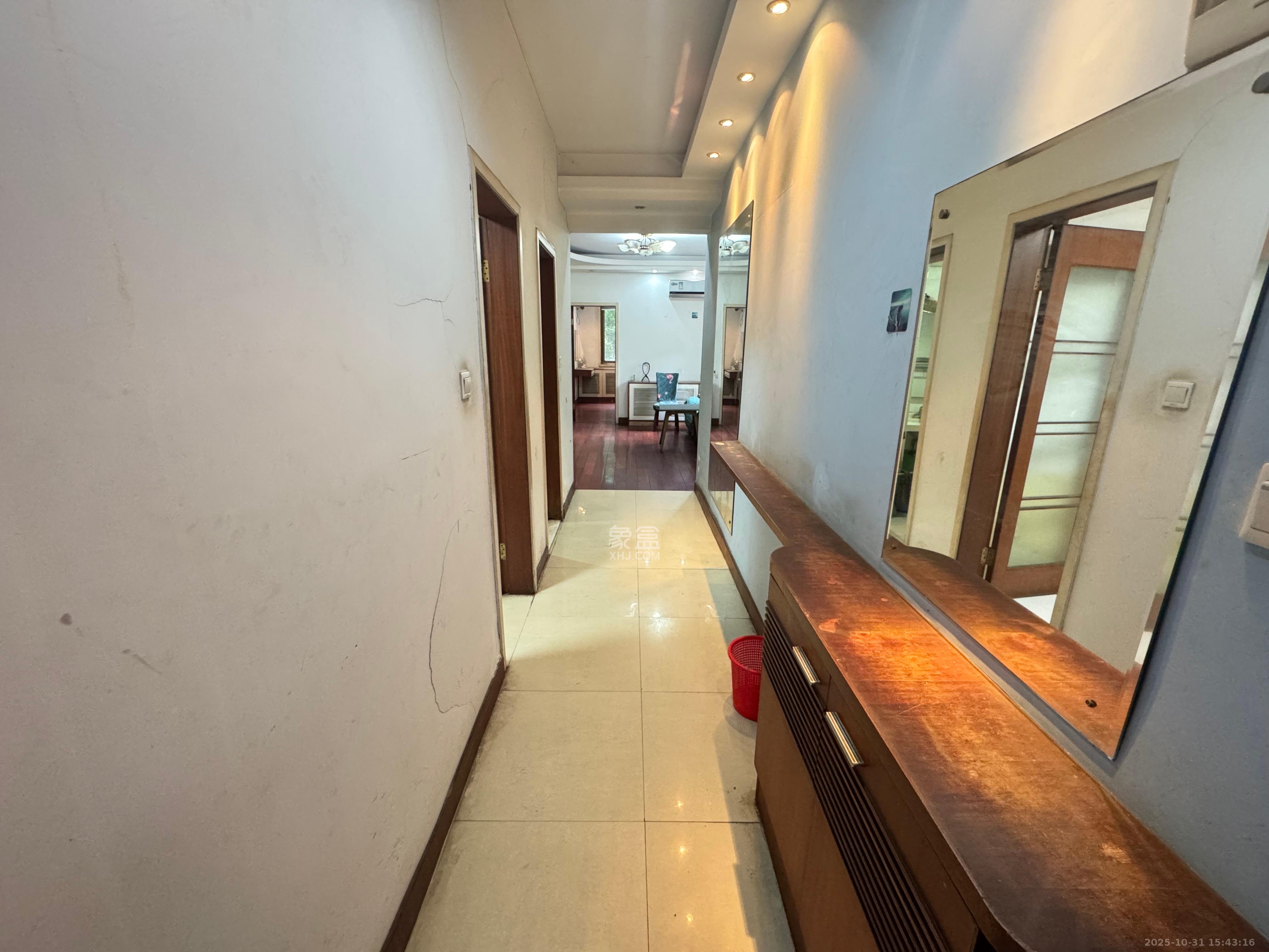 省政府机关梓园住宅区  2室2厅1卫    1900.0元/月室内图