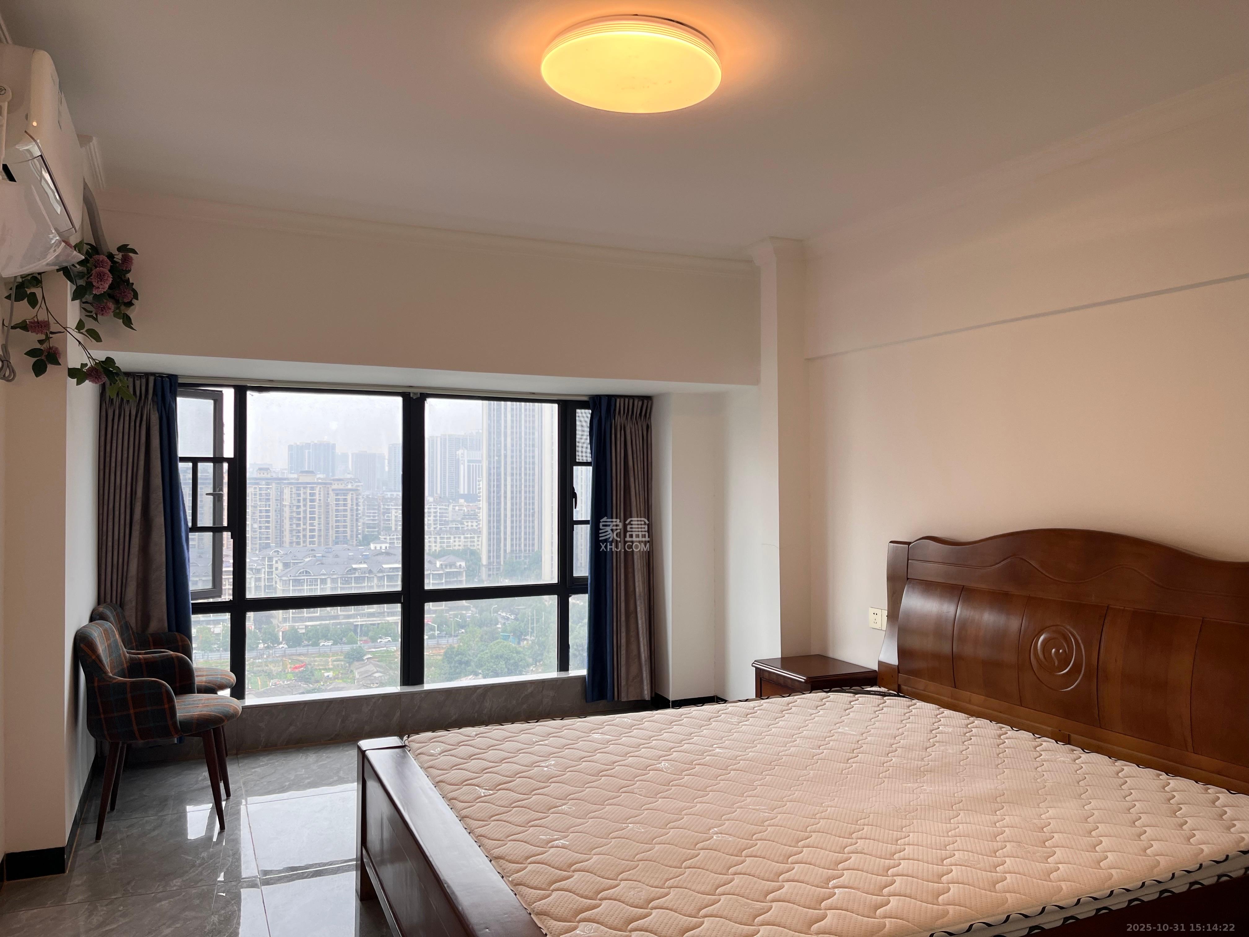 麓江春  2室2厅1卫    2500.0元/月室内图