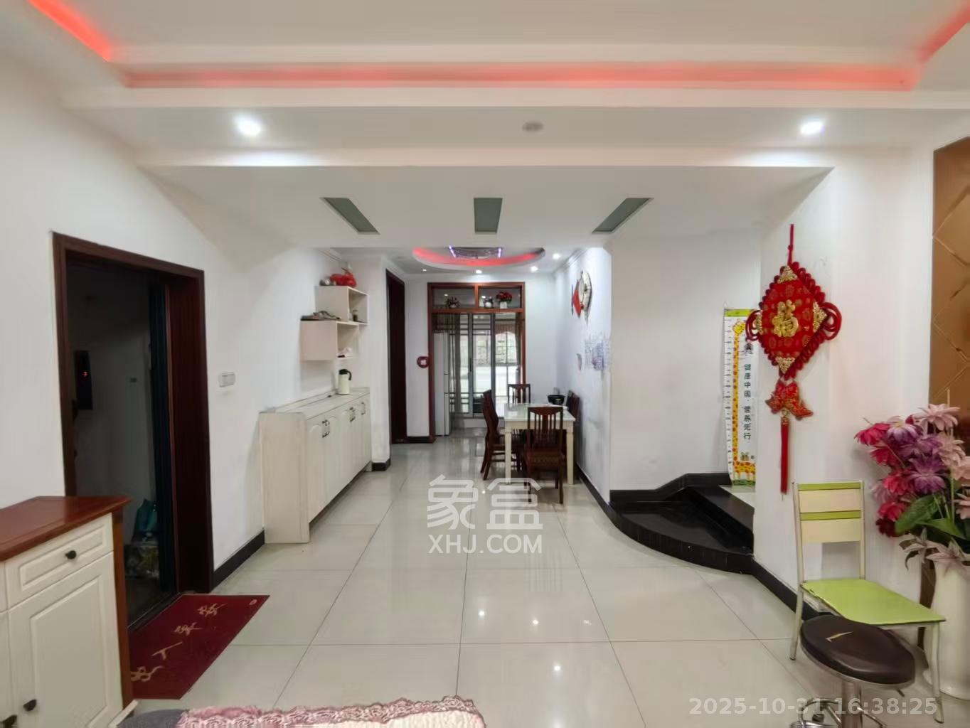 圣力华苑  3室2厅2卫    1700.0元/月室内图