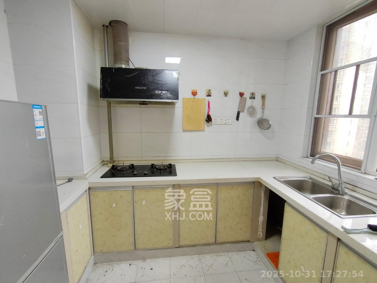 金地格林公馆  3室2厅2卫    2600.0元/月 金地格林公馆  3室2厅2卫    2600.0元/月室内图