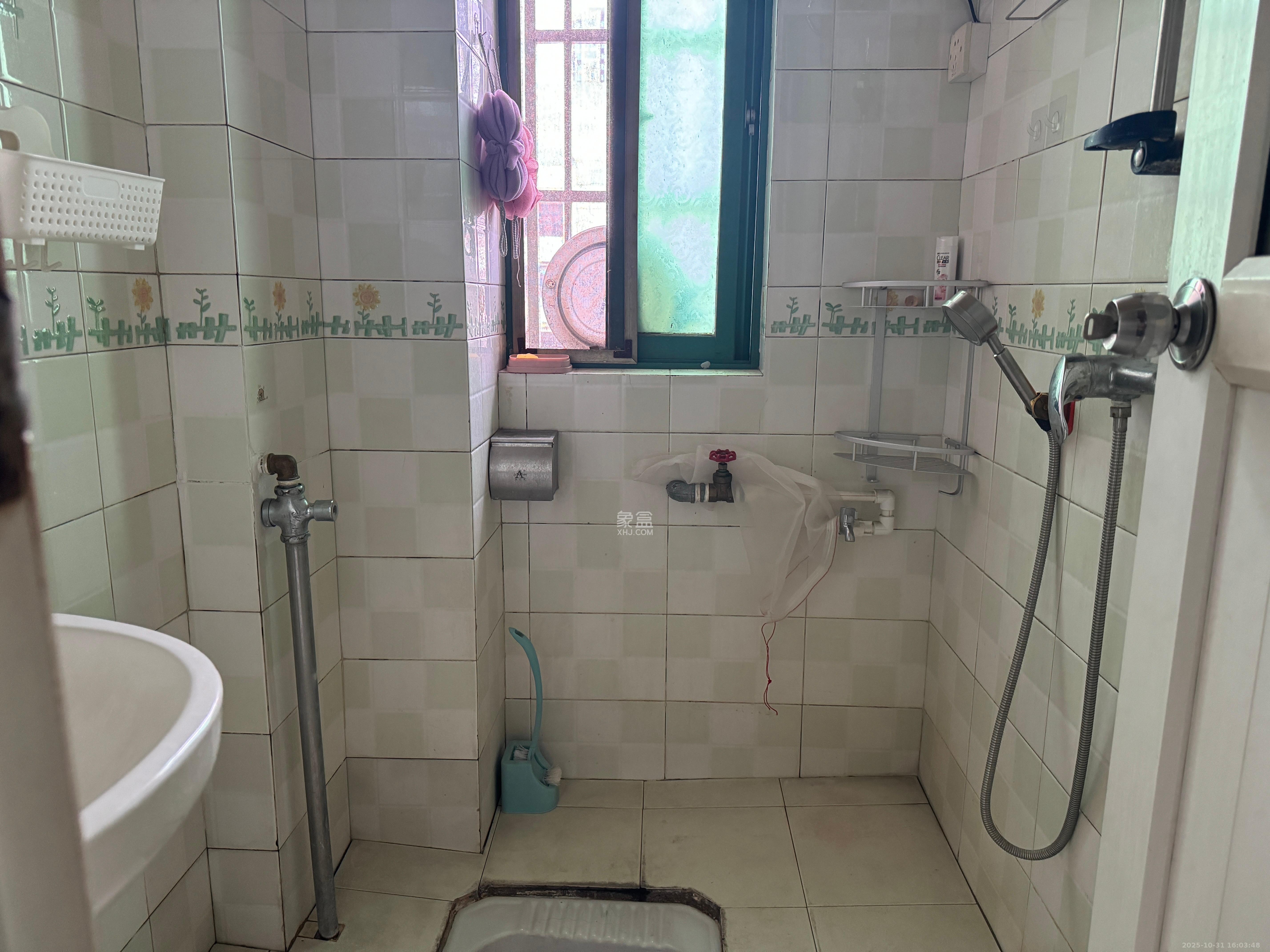 三湘小区 3室2厅1卫 1500.0元/月 三湘小区 3室2厅1卫 1500.0元/月室内图