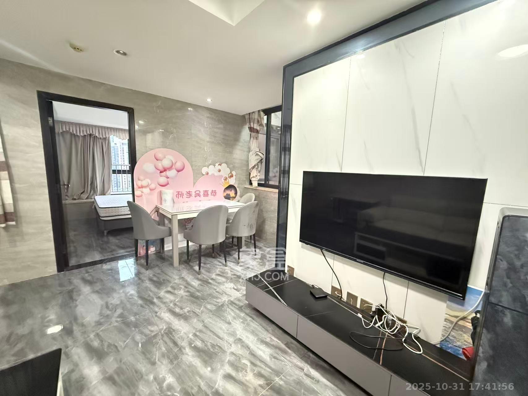 德思勤城市广场(宝格丽公寓) 1室1厅1卫 2400.0元/月 德思勤城市广场(宝格丽公寓) 1室1厅1卫 2400.0元/月室内图