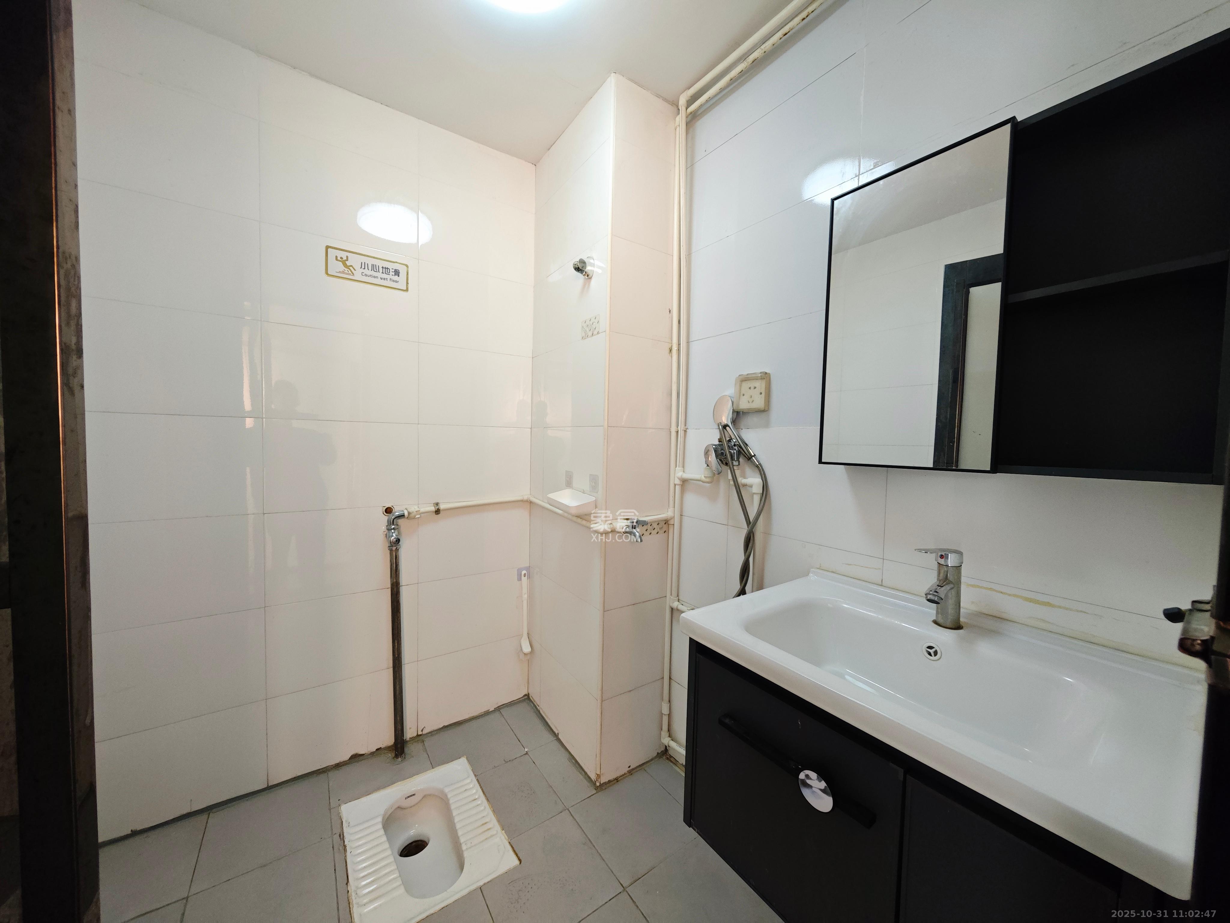 他城(天鸿时代公寓) 4室2厅2卫 2000.0元/月 他城(天鸿时代公寓) 4室2厅2卫 2000.0元/月室内图