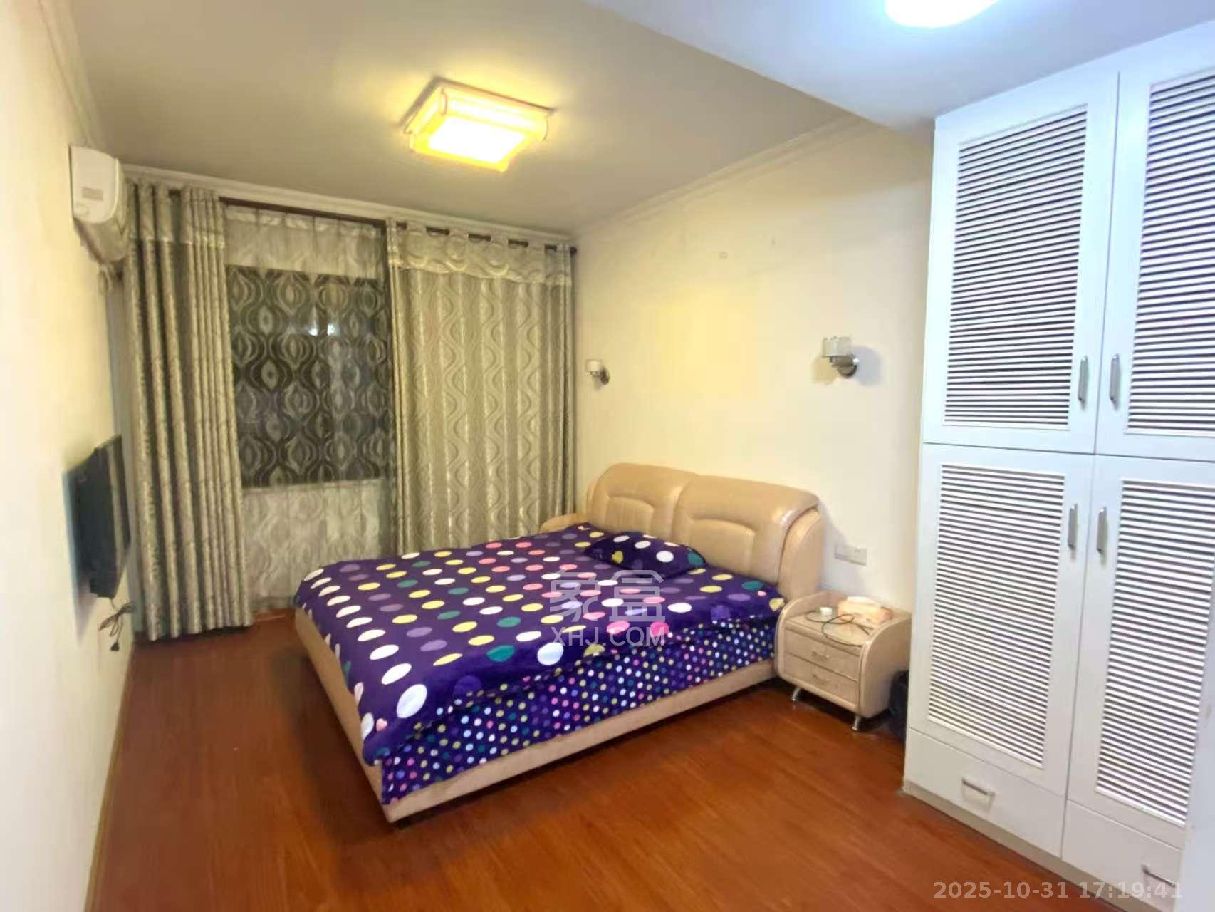 金侨城 3室2厅2卫 1300.0元/月 金侨城 3室2厅2卫 1300.0元/月室内图