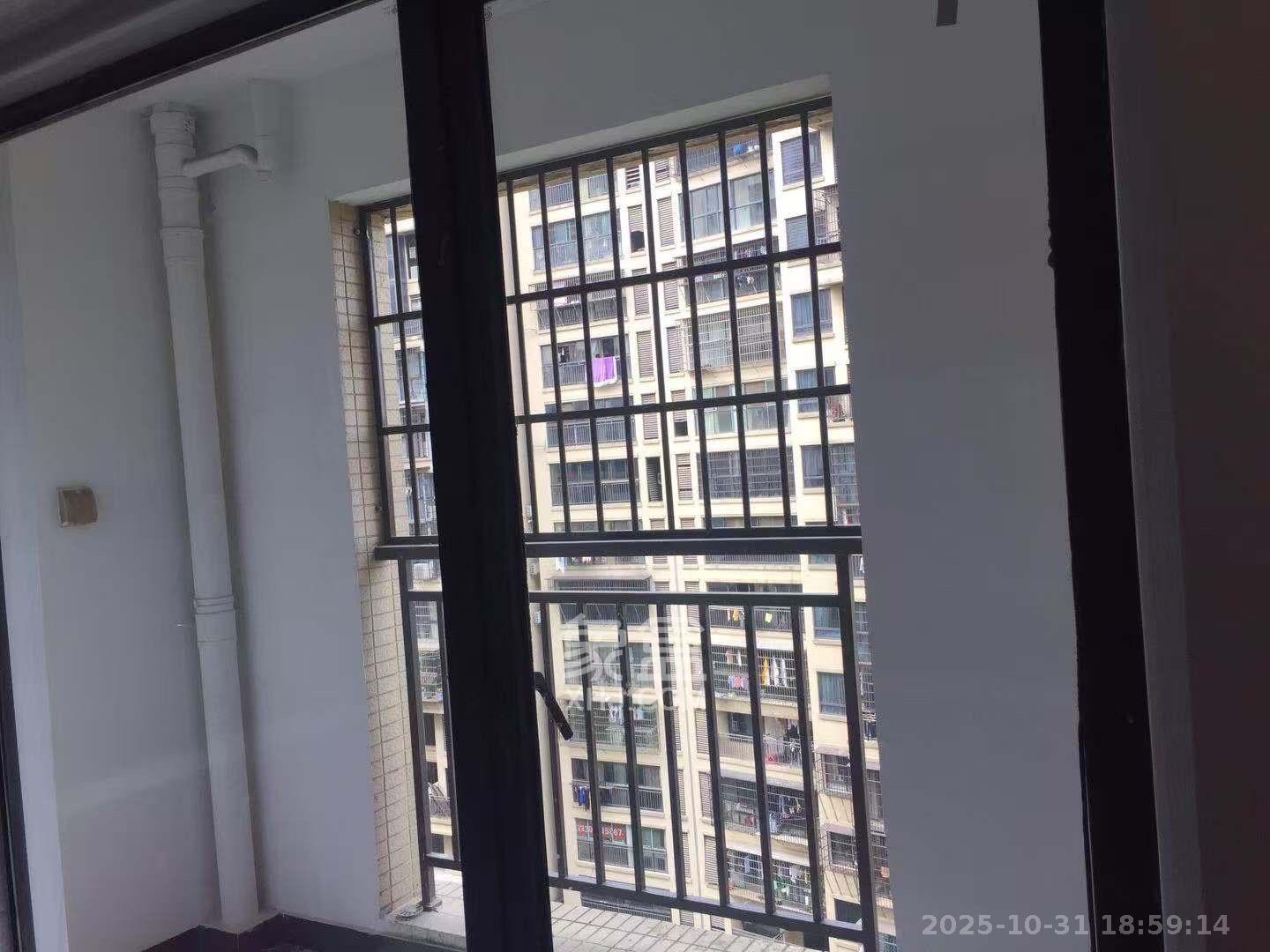 保利麓谷林语E区  4室2厅2卫    2600.0元/月 保利麓谷林语E区  4室2厅2卫    2600.0元/月室内图