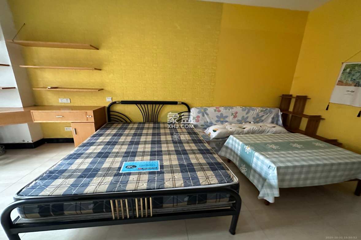 山水华景 1室1厅1卫 1600.0元/月 山水华景 1室1厅1卫 1600.0元/月室内图