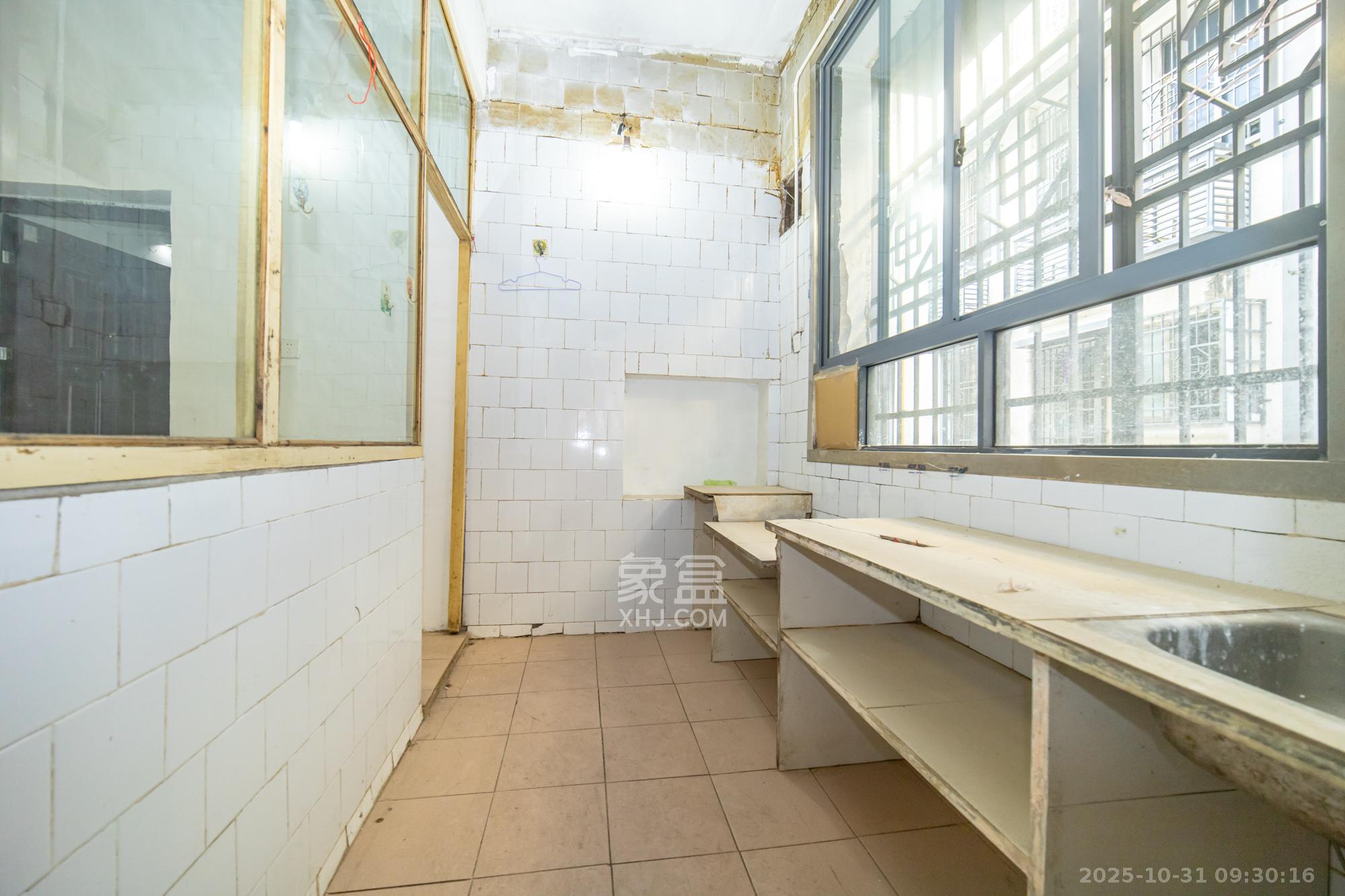 星沙一区  2室1厅1卫    900.0元/月室内图