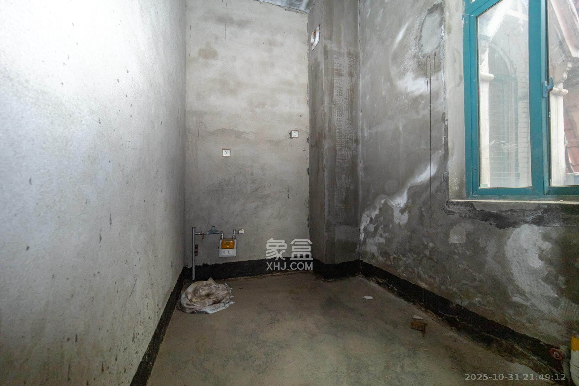 蝴蝶谷 4室2厅2卫 53.0万 蝴蝶谷 4室2厅2卫 53.0万卫生间