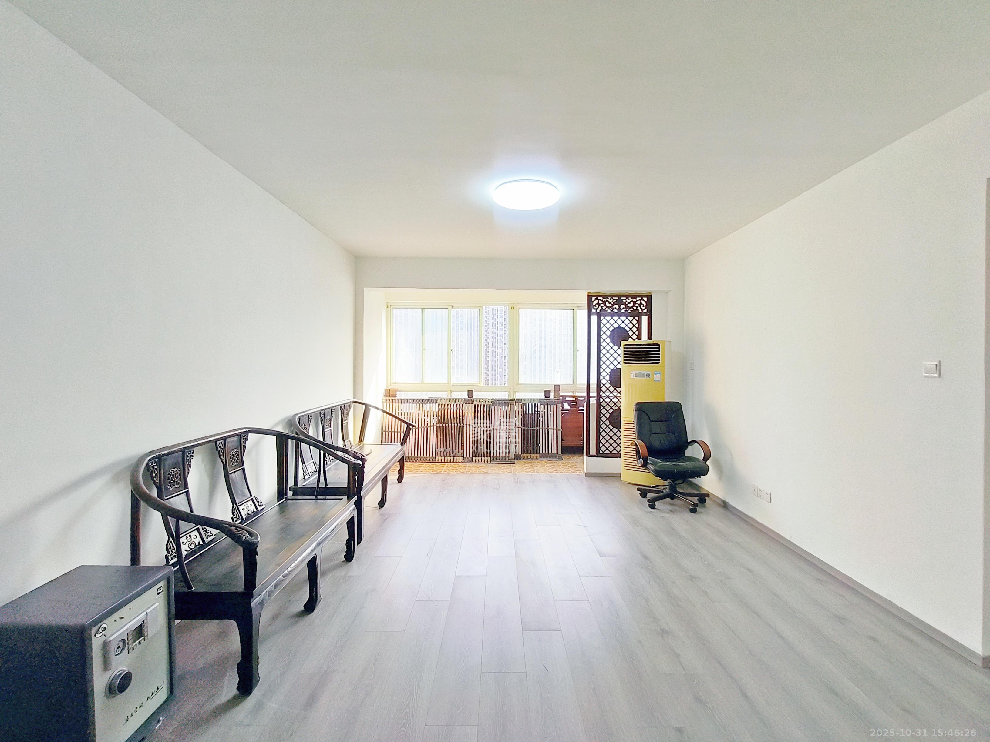 枫林美景  3室2厅1卫    2300.0元/月 枫林美景  3室2厅1卫    2300.0元/月室内图