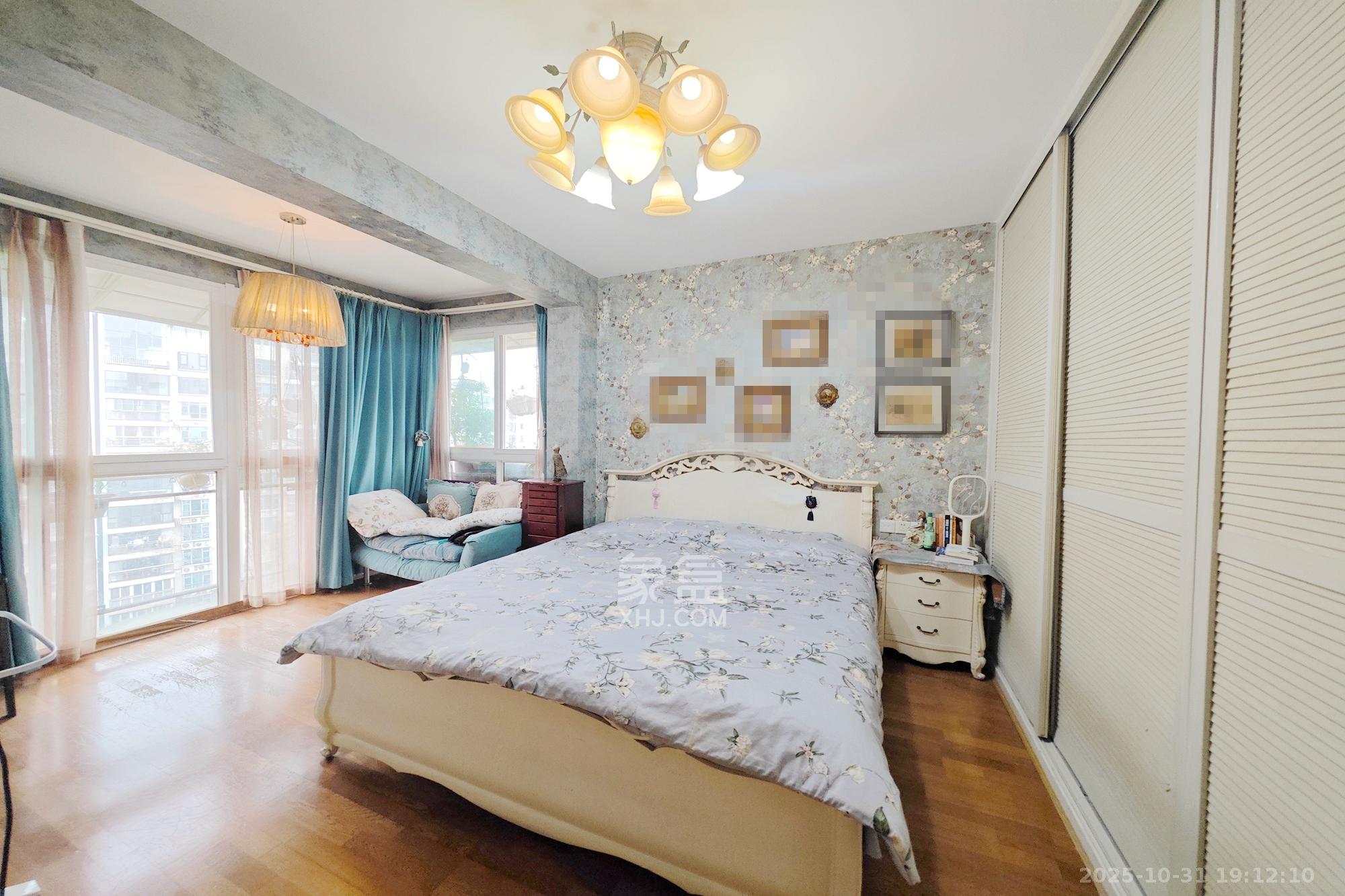 书香名邸  4室2厅2卫    168.0万 书香名邸  4室2厅2卫    168.0万卧室