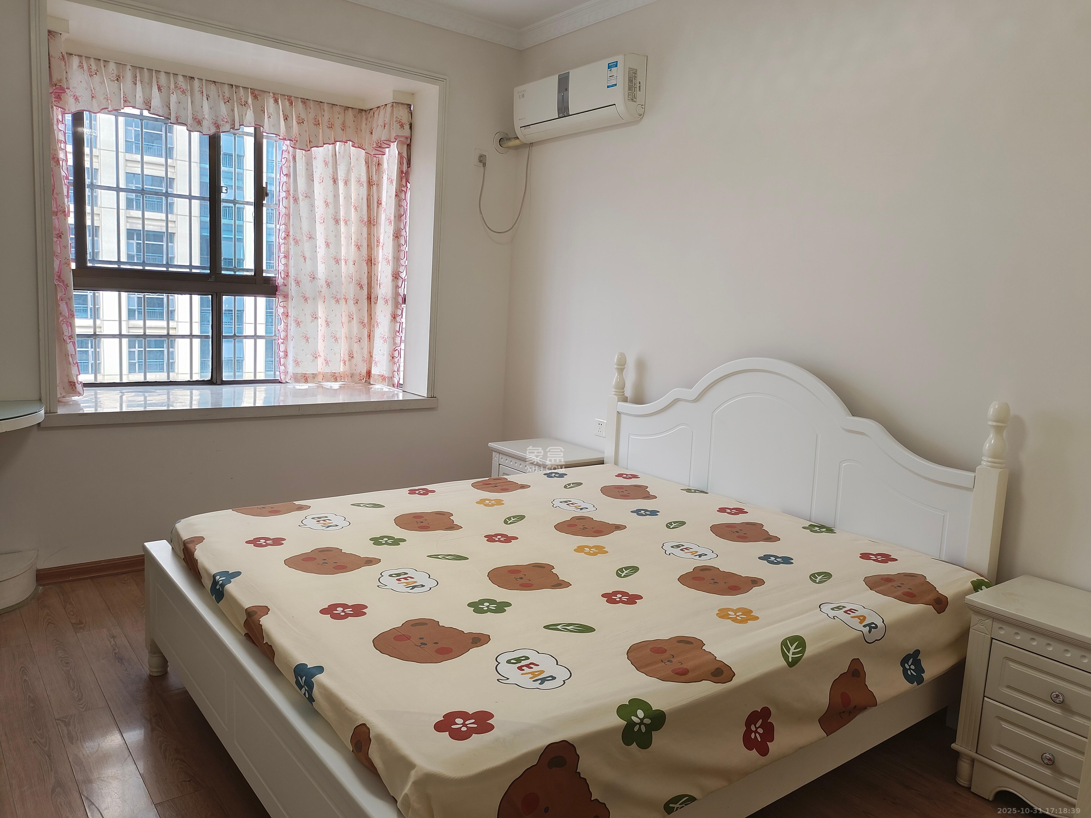 银馨家园 4室2厅2卫 3000.0元/月 银馨家园 4室2厅2卫 3000.0元/月室内图